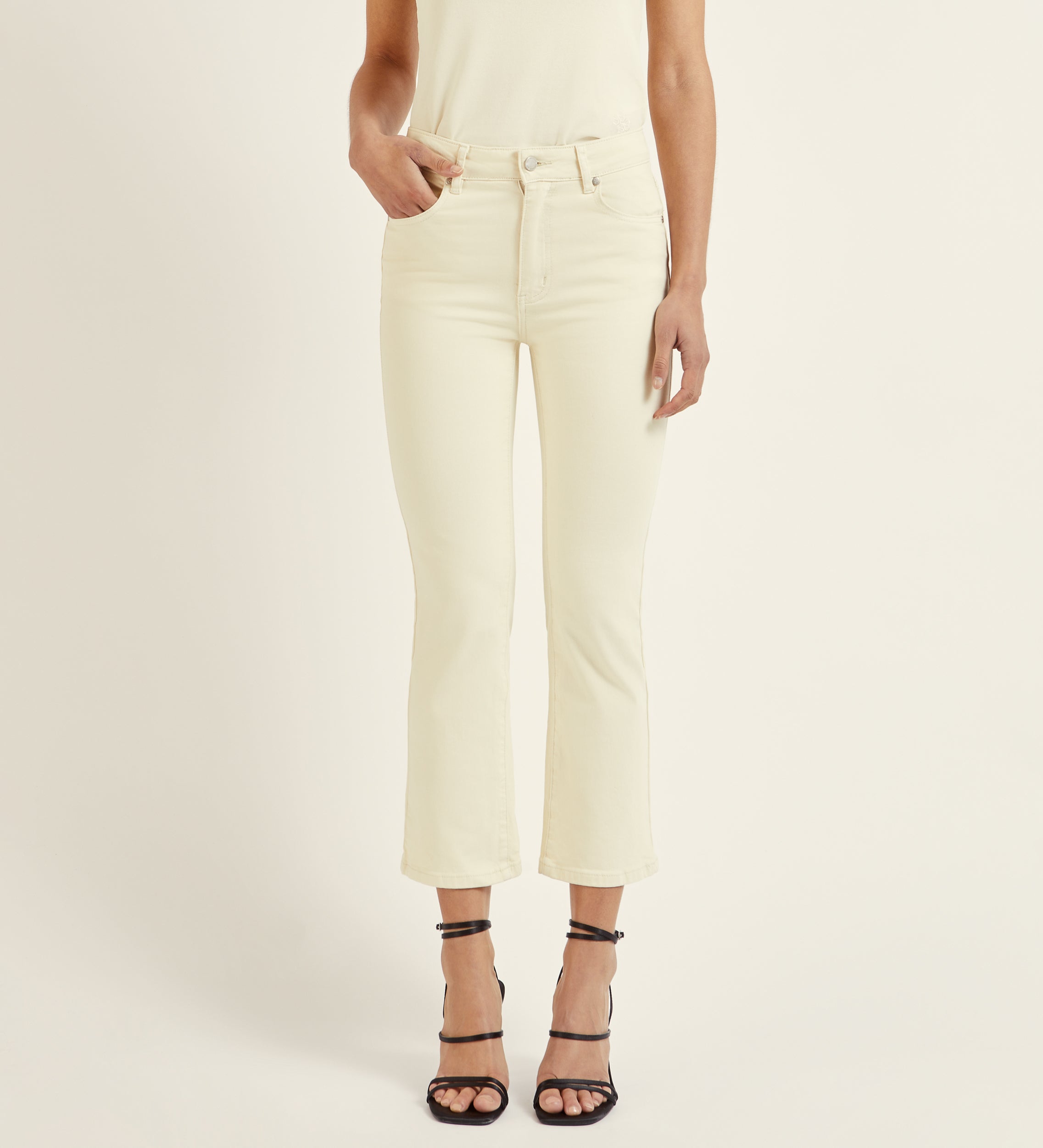 Pantalón crop acampanado