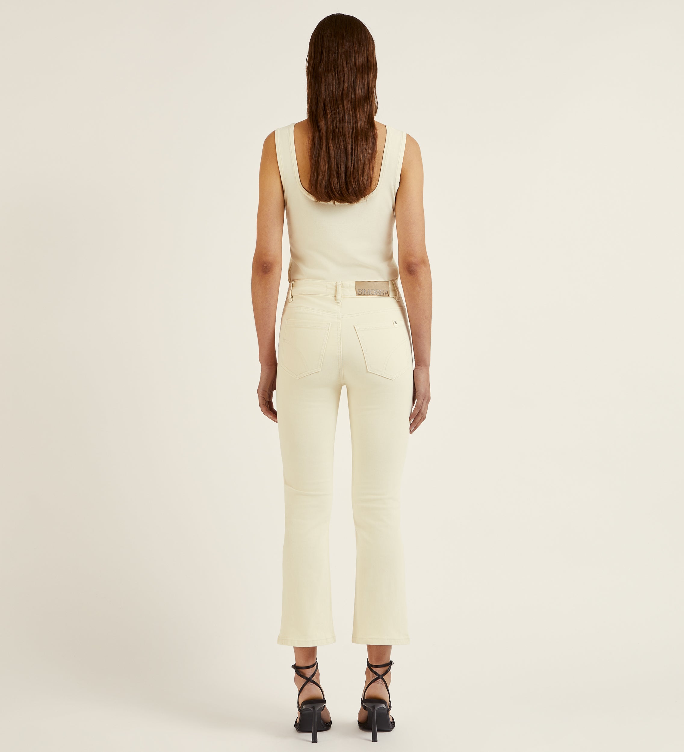 Pantalón crop acampanado