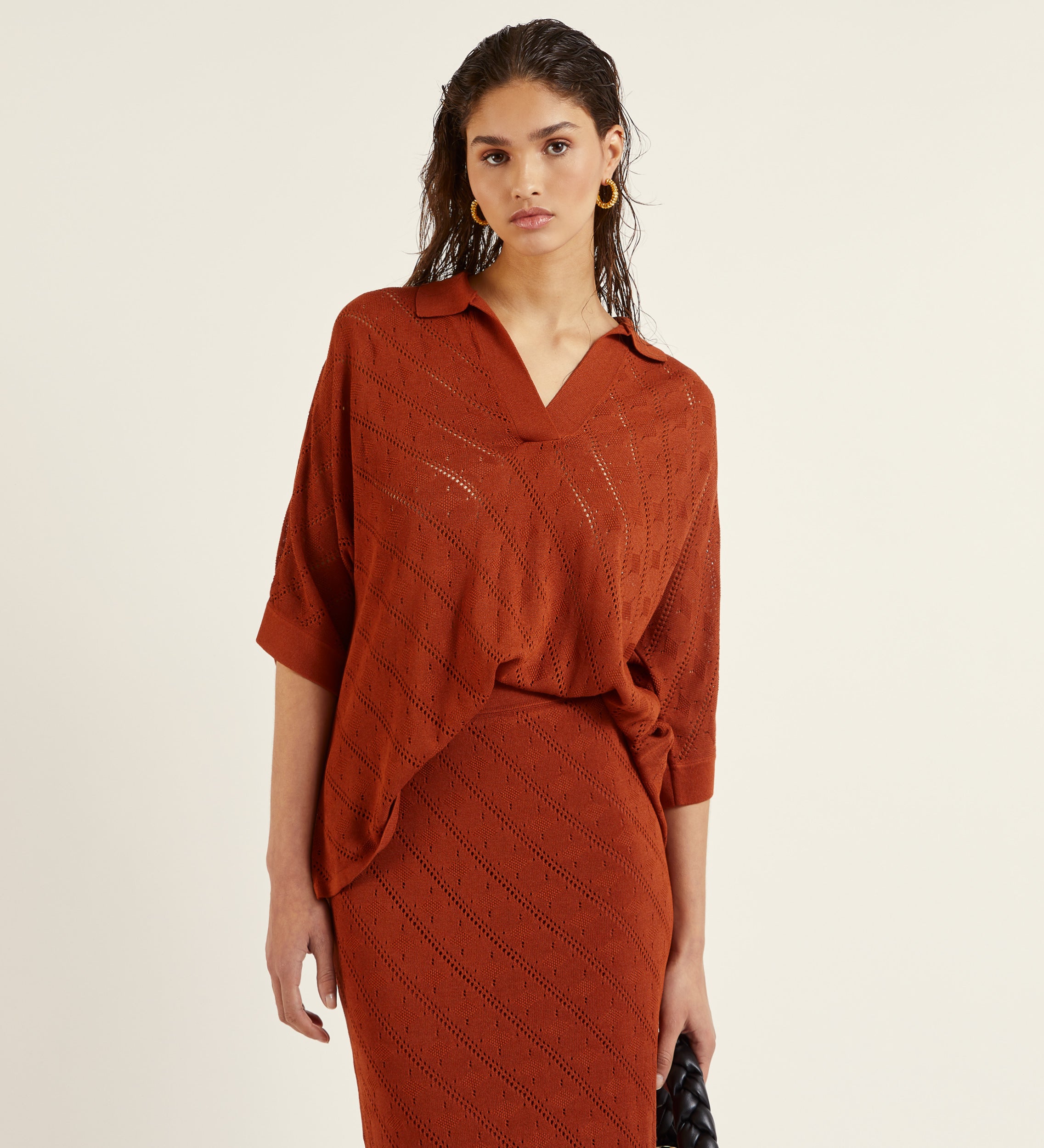 Top punto oversize calado