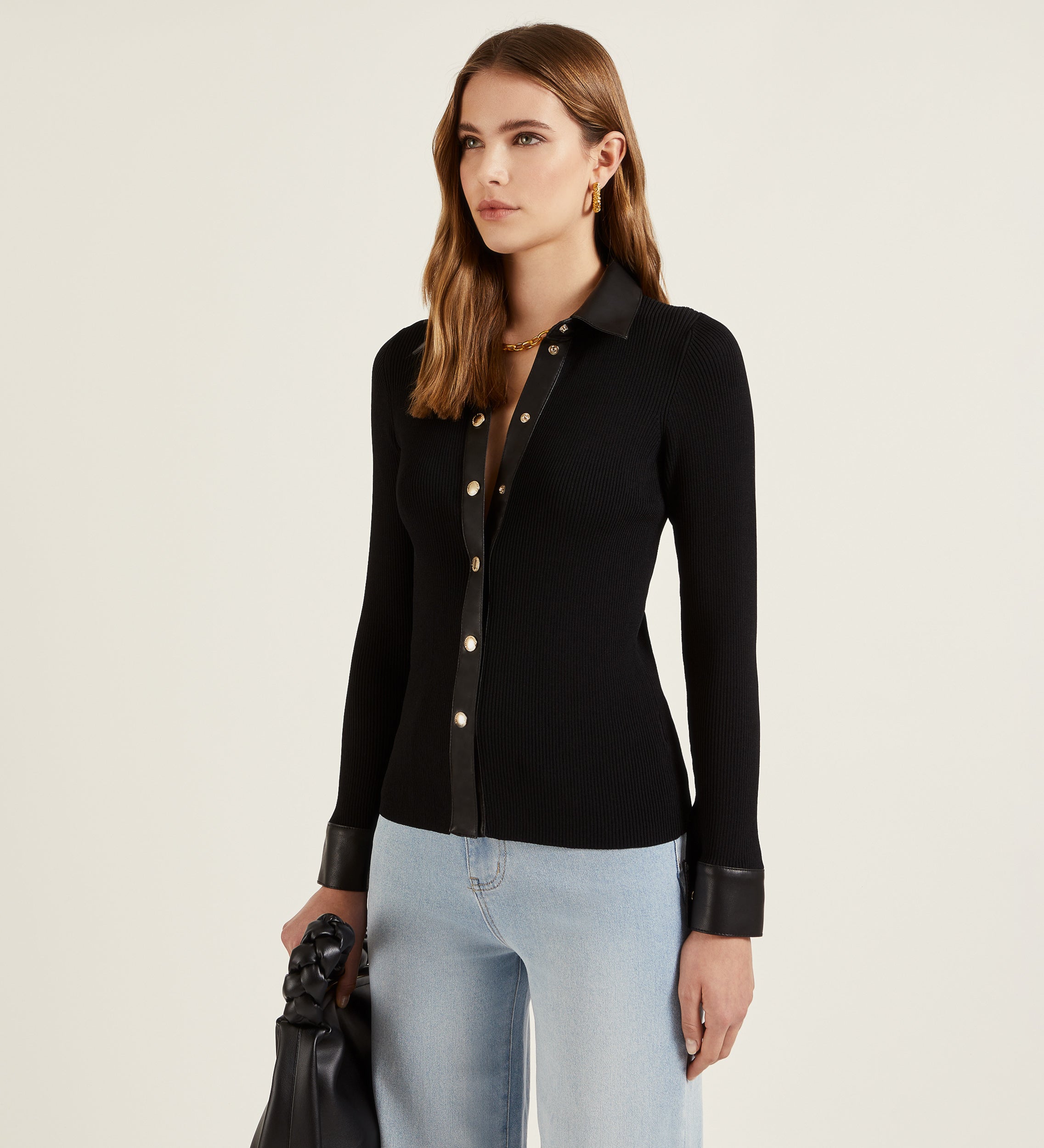 Cardigan en maille avec éco-cuir