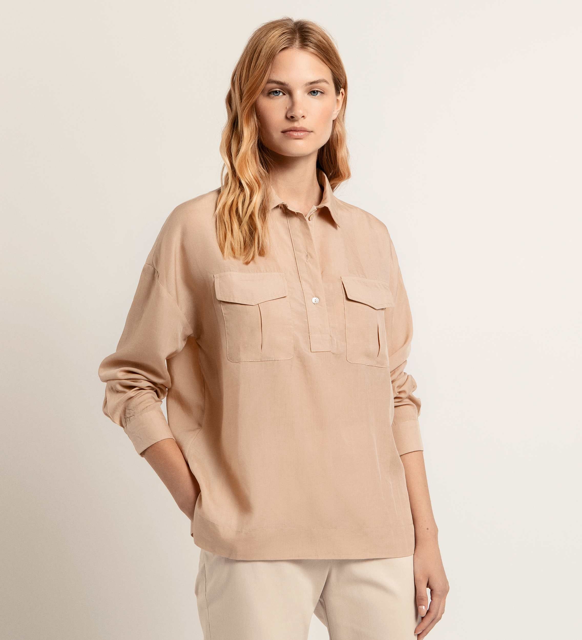 Blusa sahariana fluida