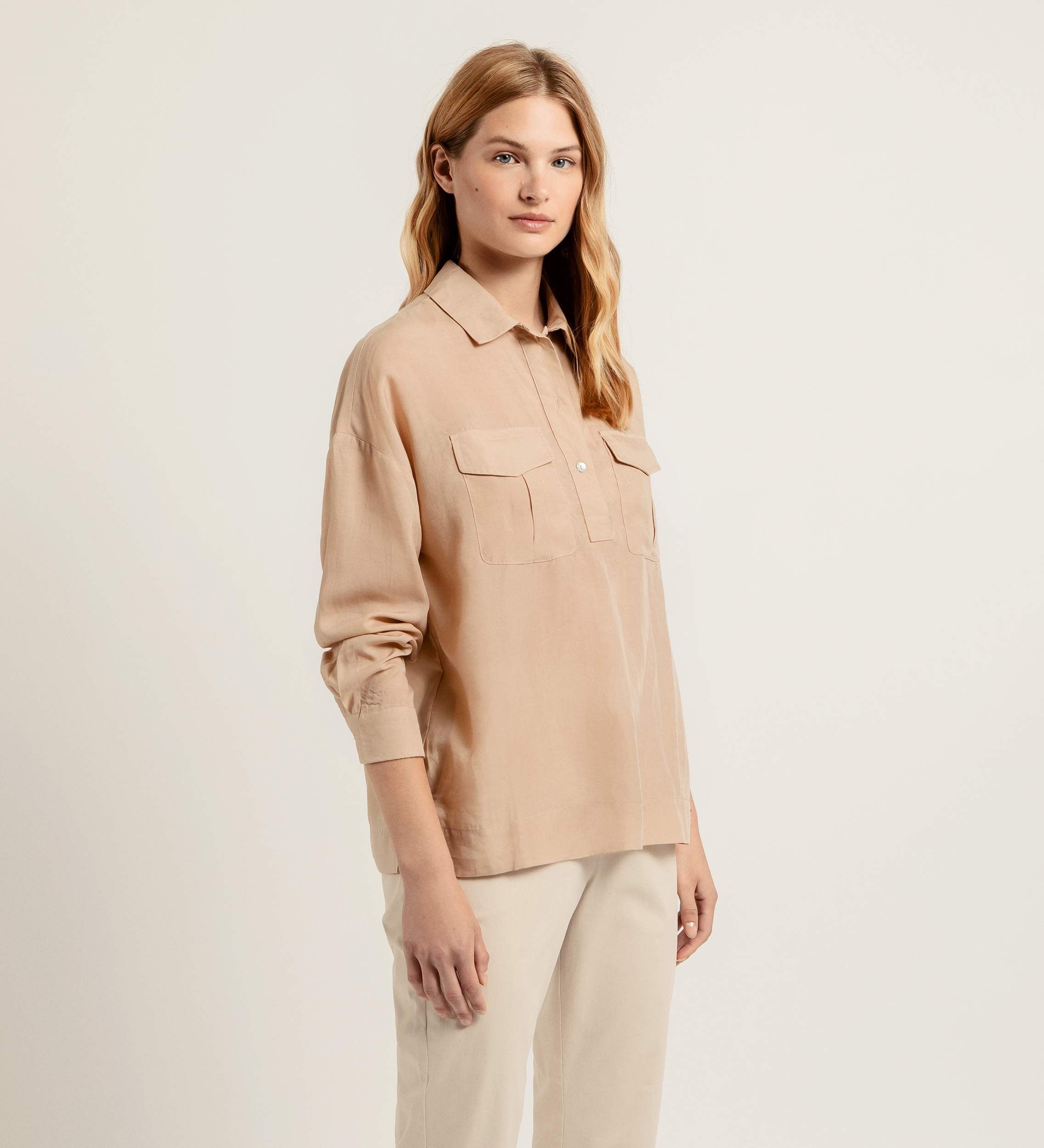 Blusa sahariana fluida