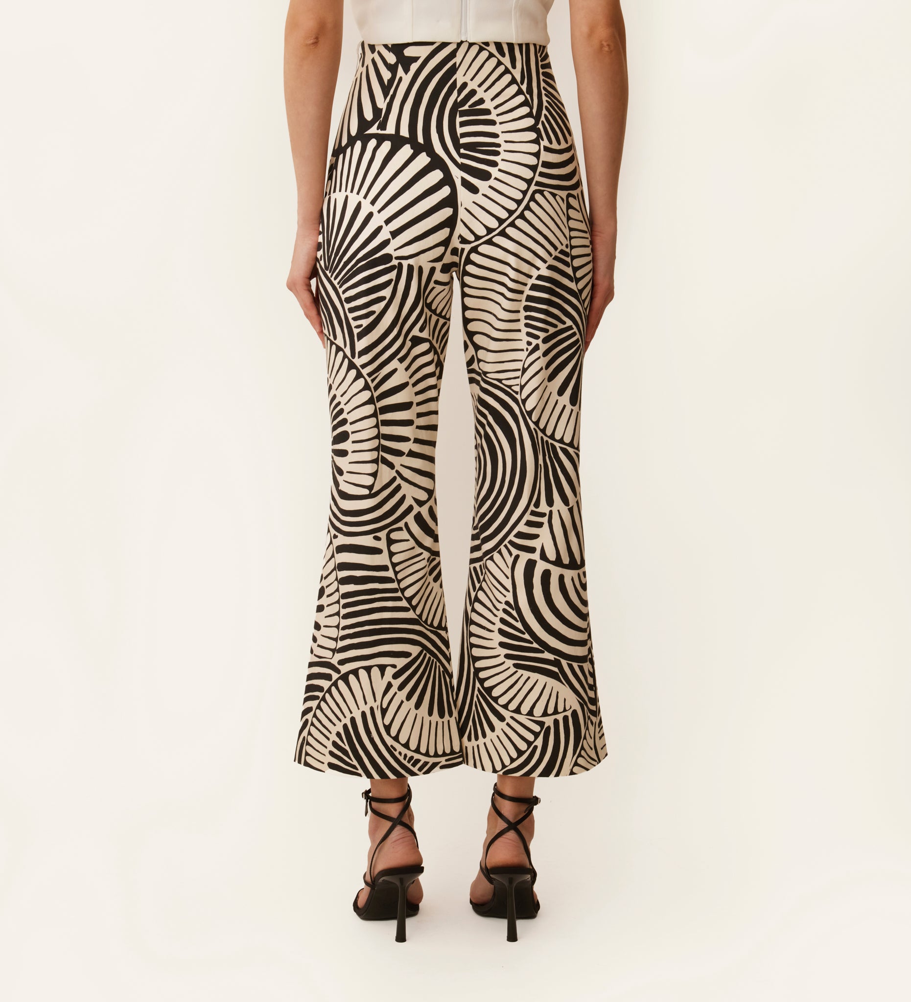 Pantalón estampado crop