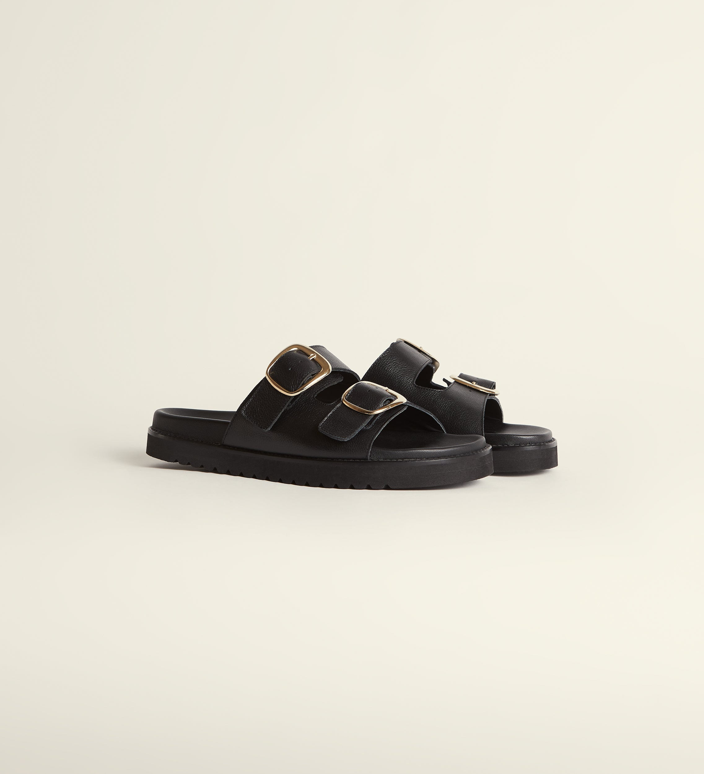 Flat leather sandal