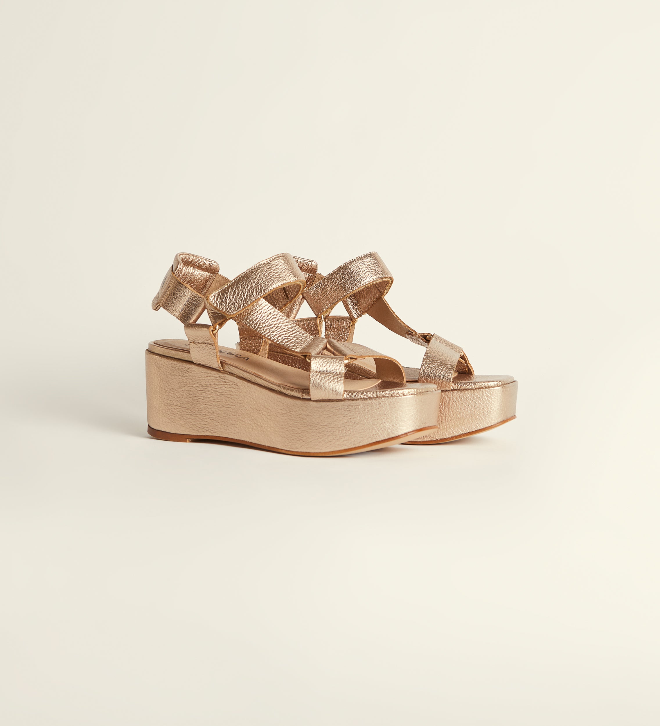 Sandalia piel plataforma