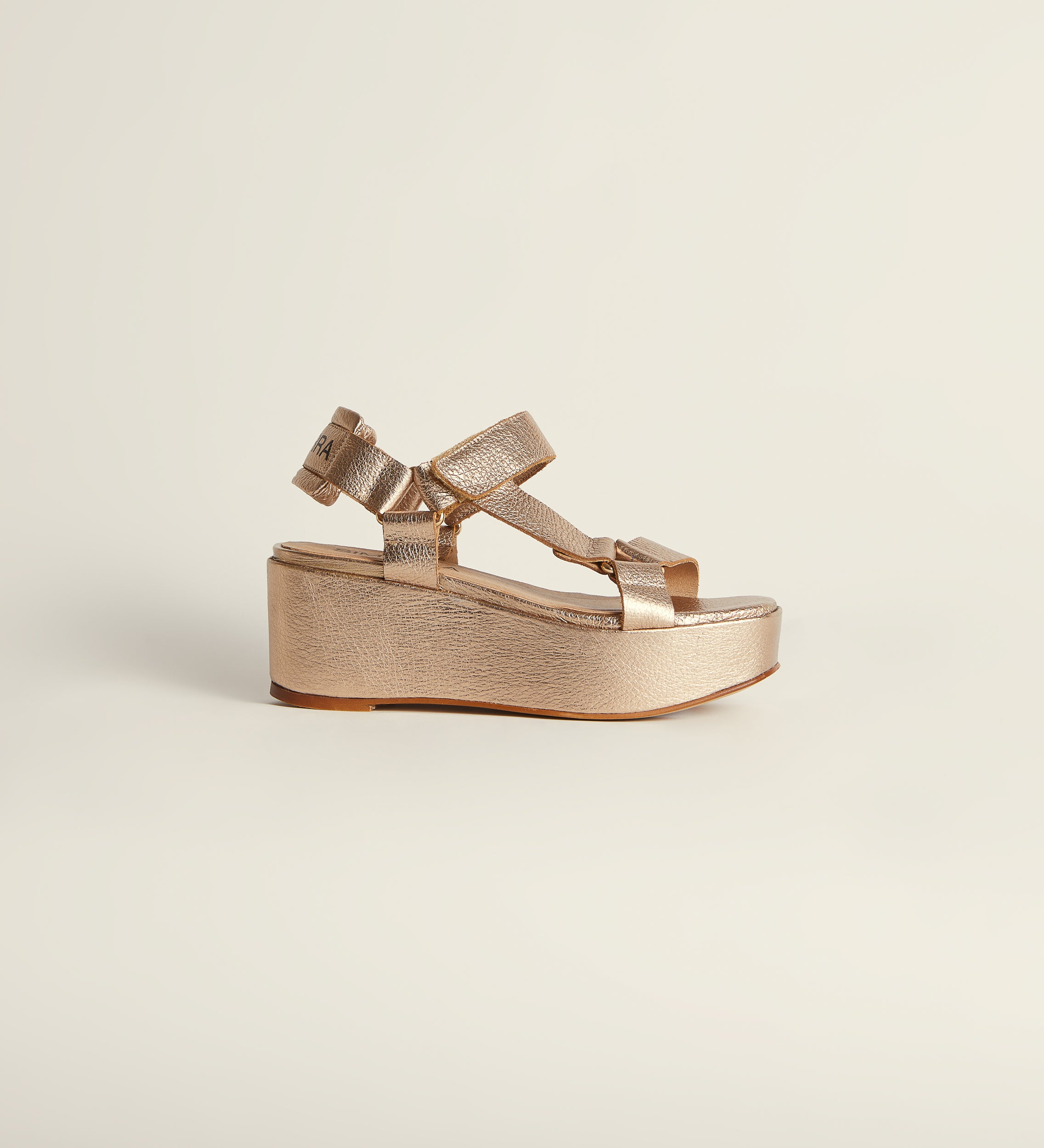 Sandalia piel plataforma