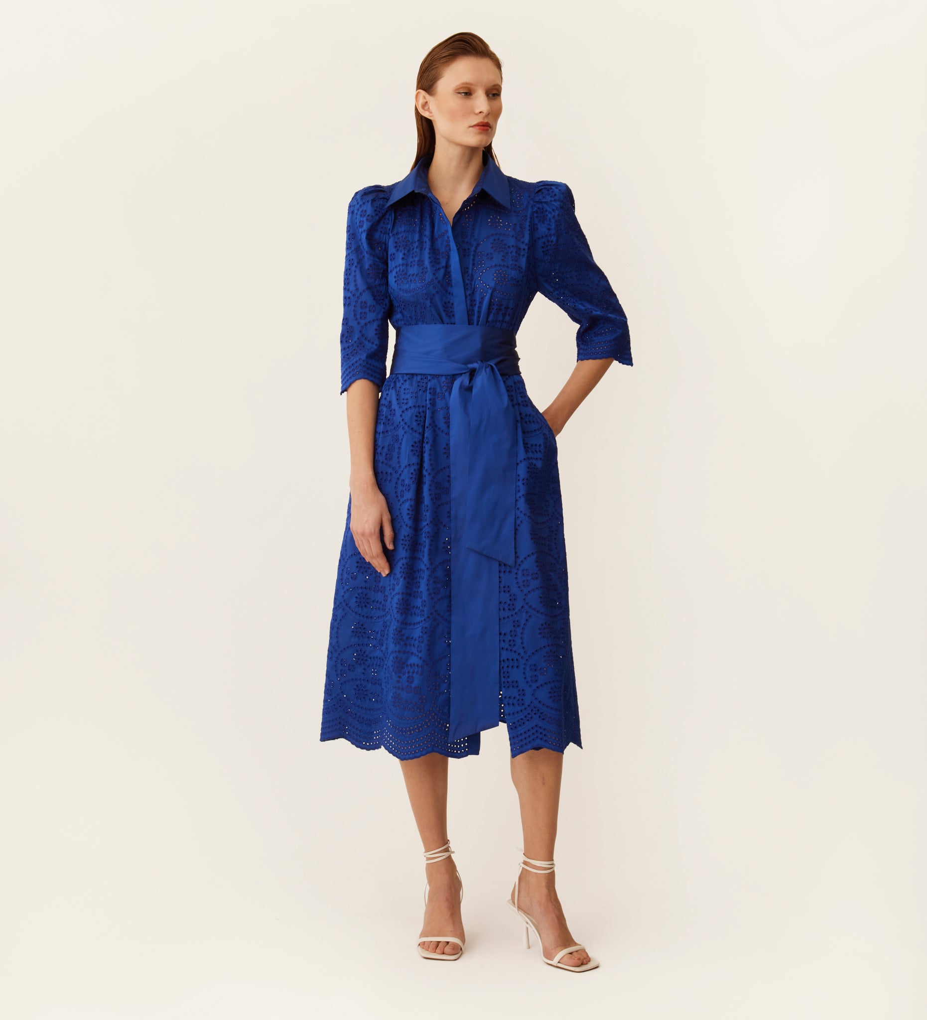 Robe chemise midi brodée