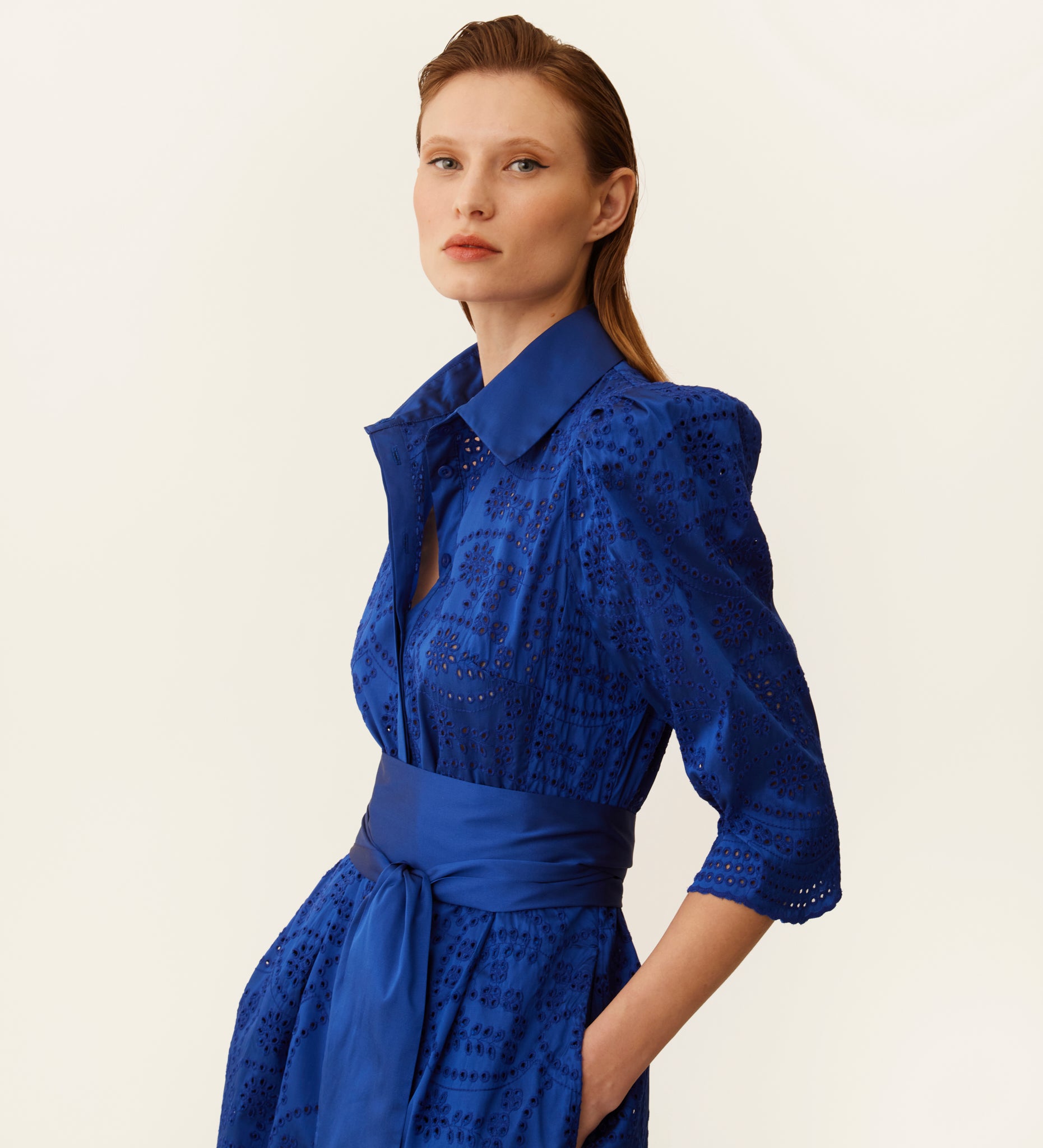 Robe chemise midi brodée
