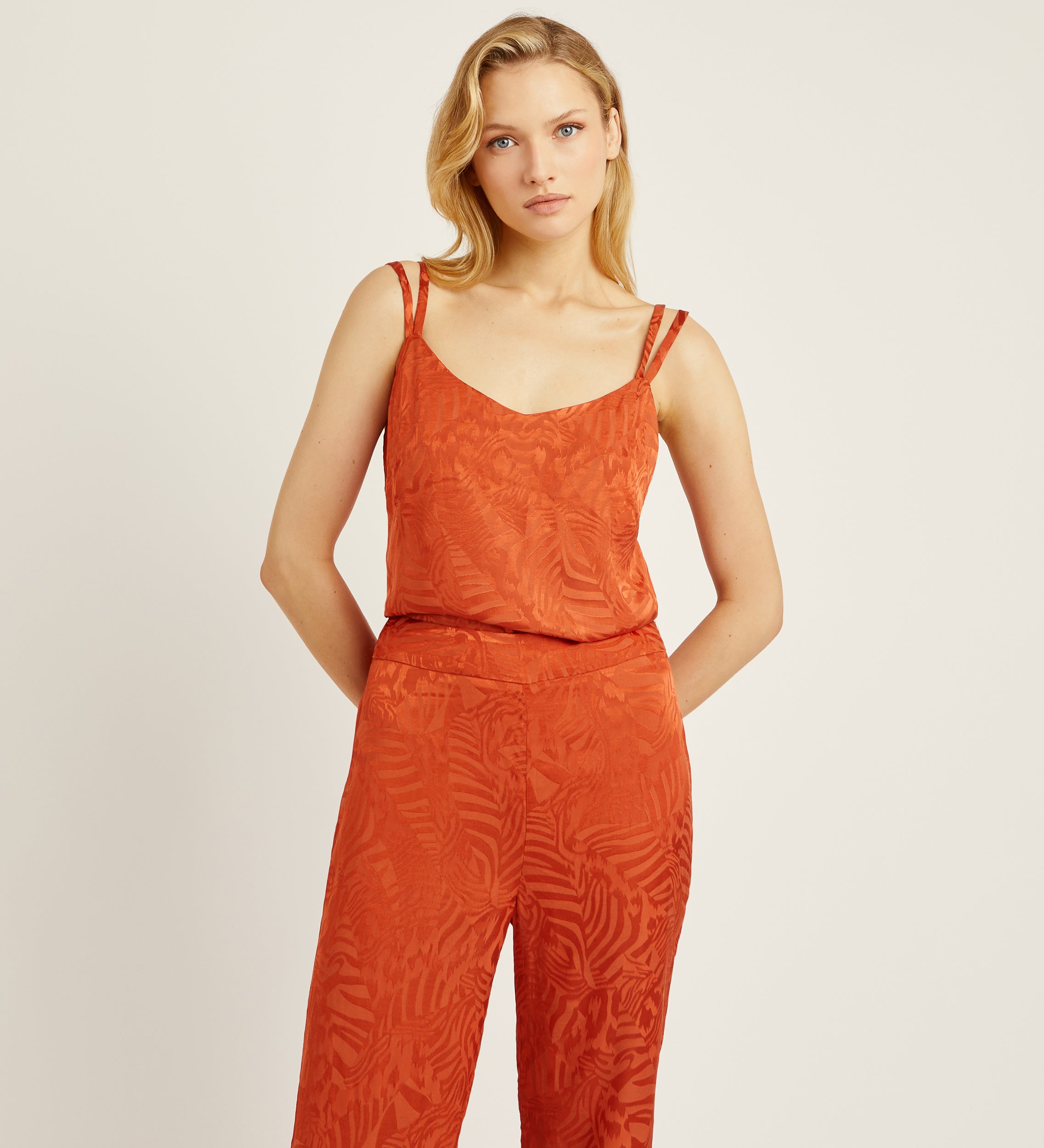 Top tirantes jacquard fluido