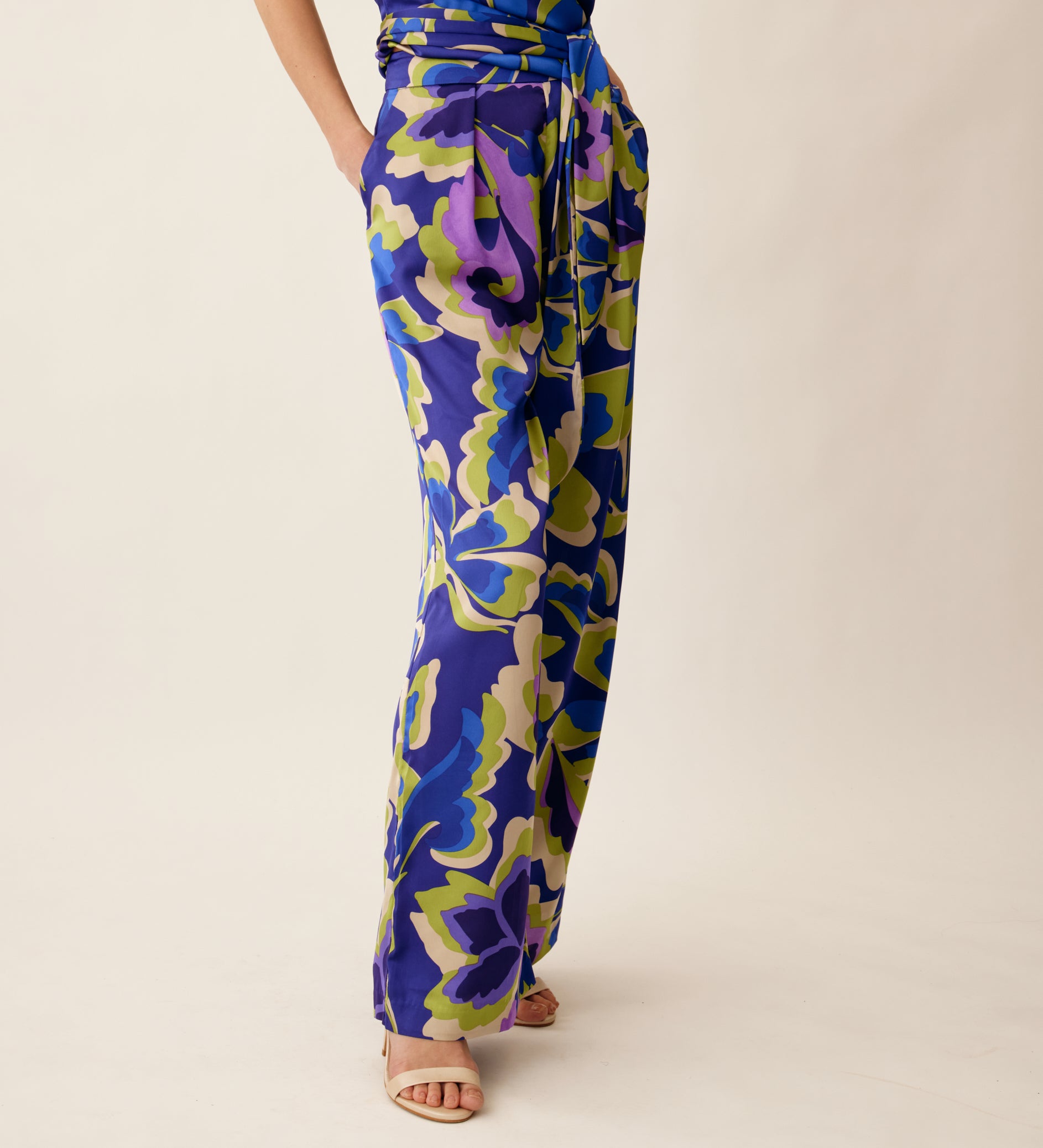 Pantalón de satén estampado
