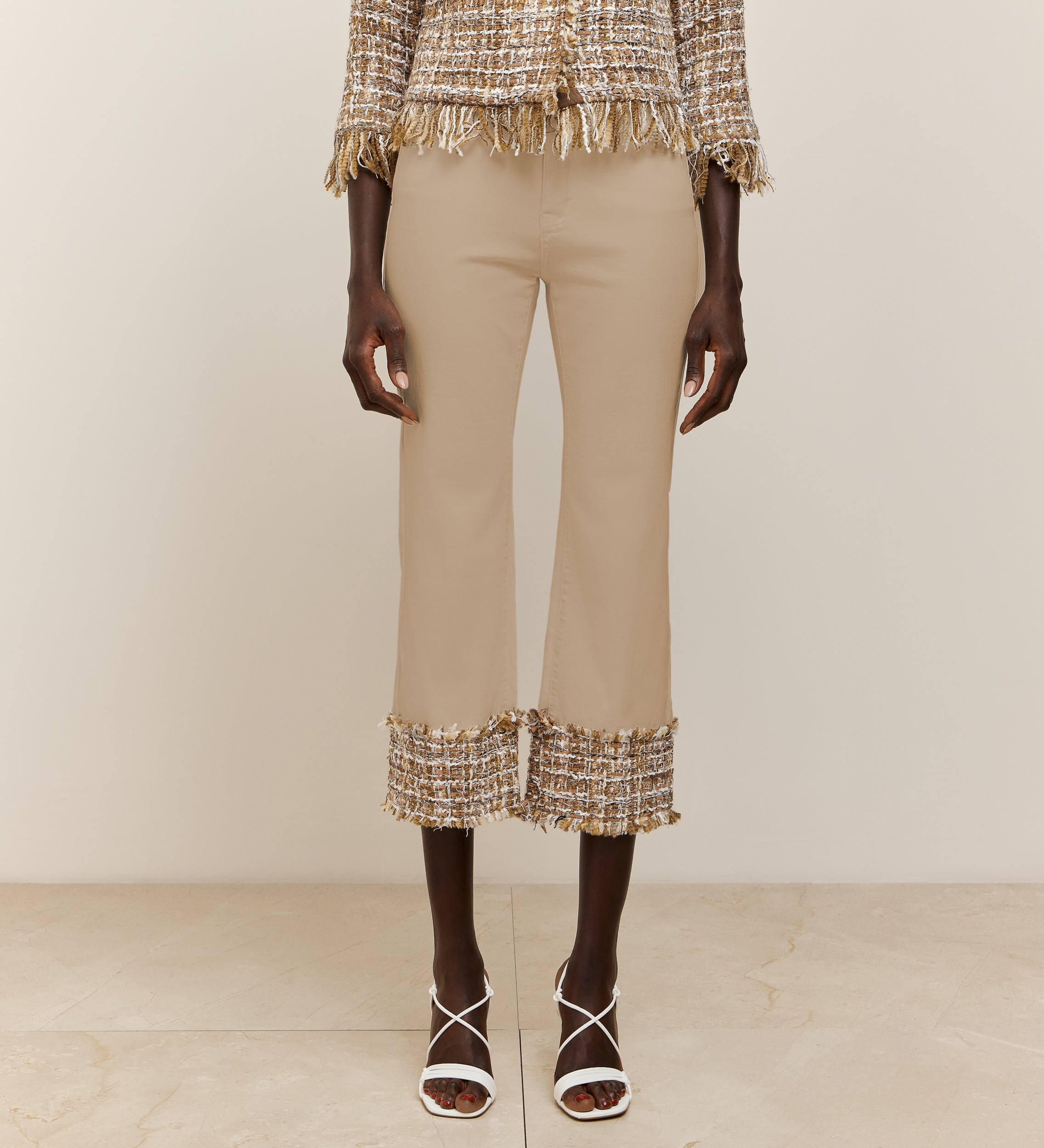 Pantalón bajo decorativo