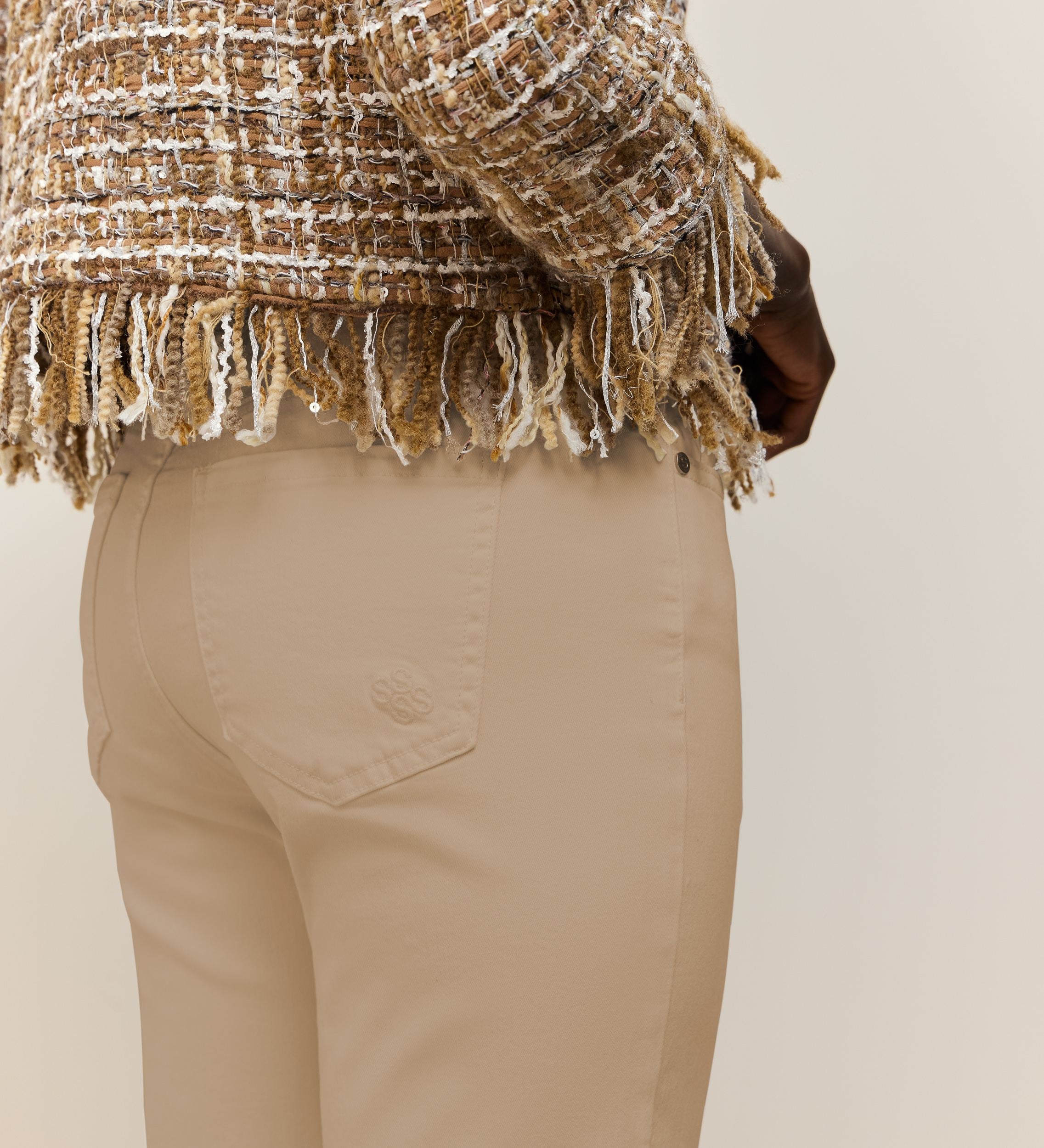 Pantalón bajo decorativo