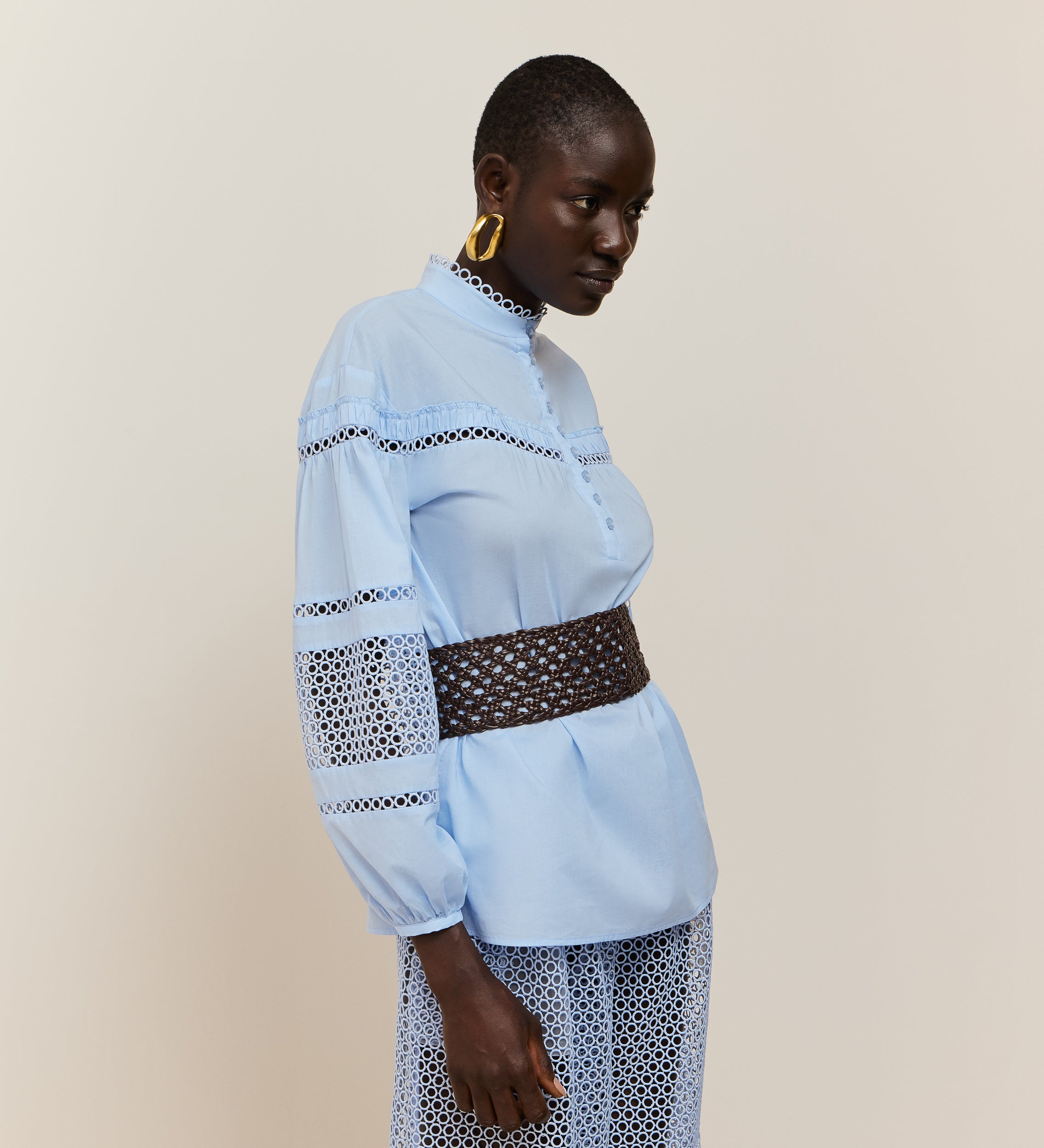 Blusa detalles guipur