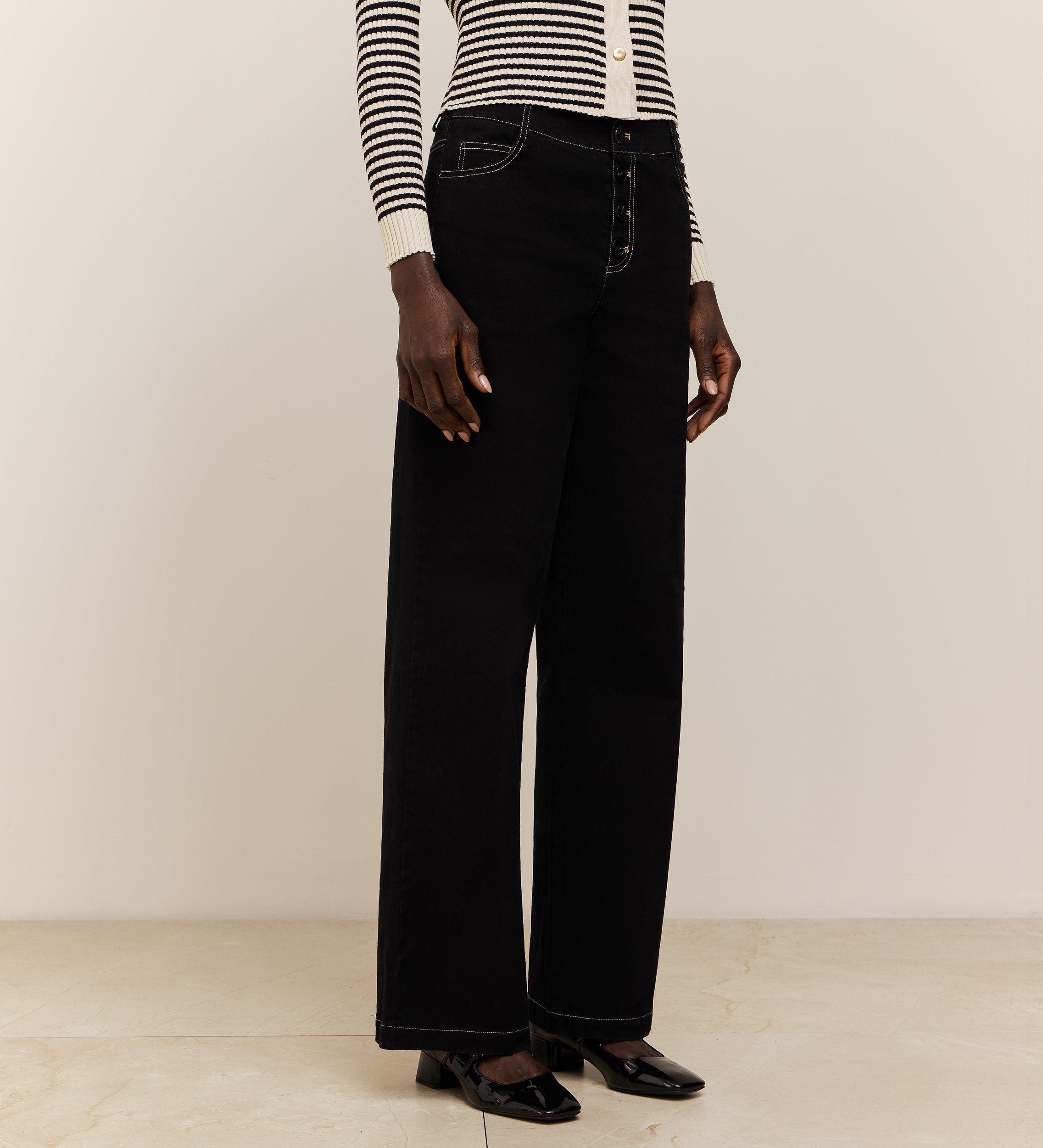 Contrast stitching pants