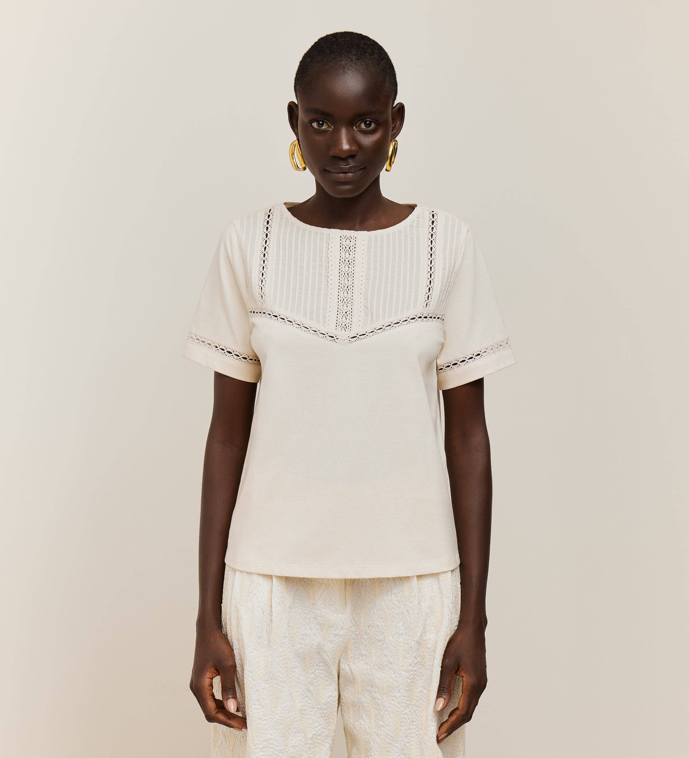 Camiseta combinada fornituras