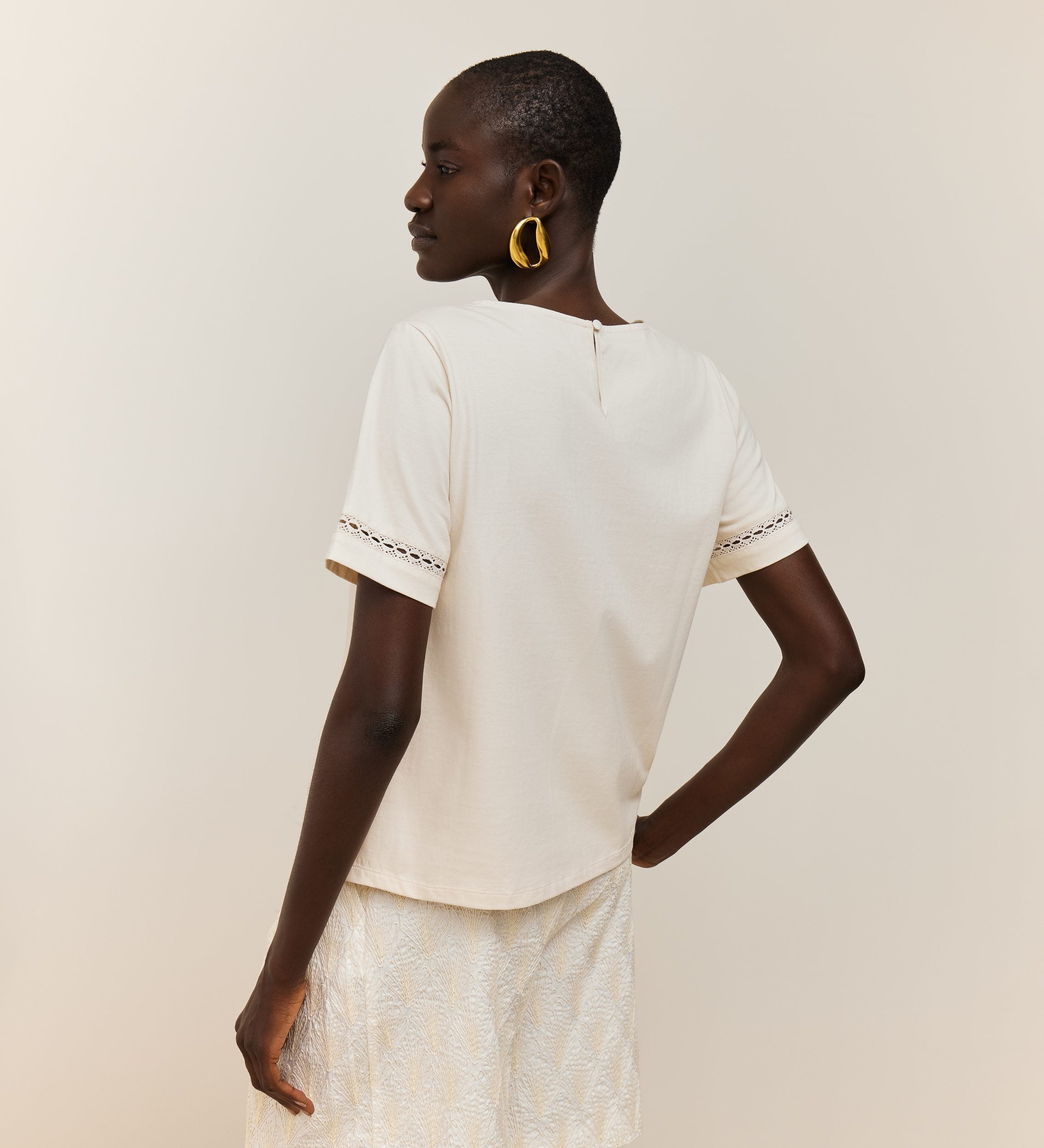 Camiseta combinada fornituras