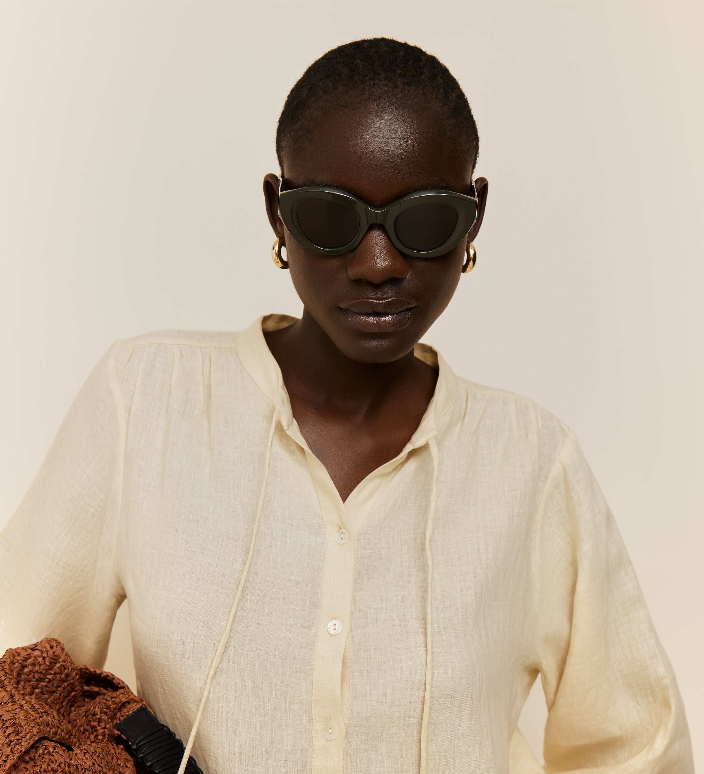 Blouse basse brodée