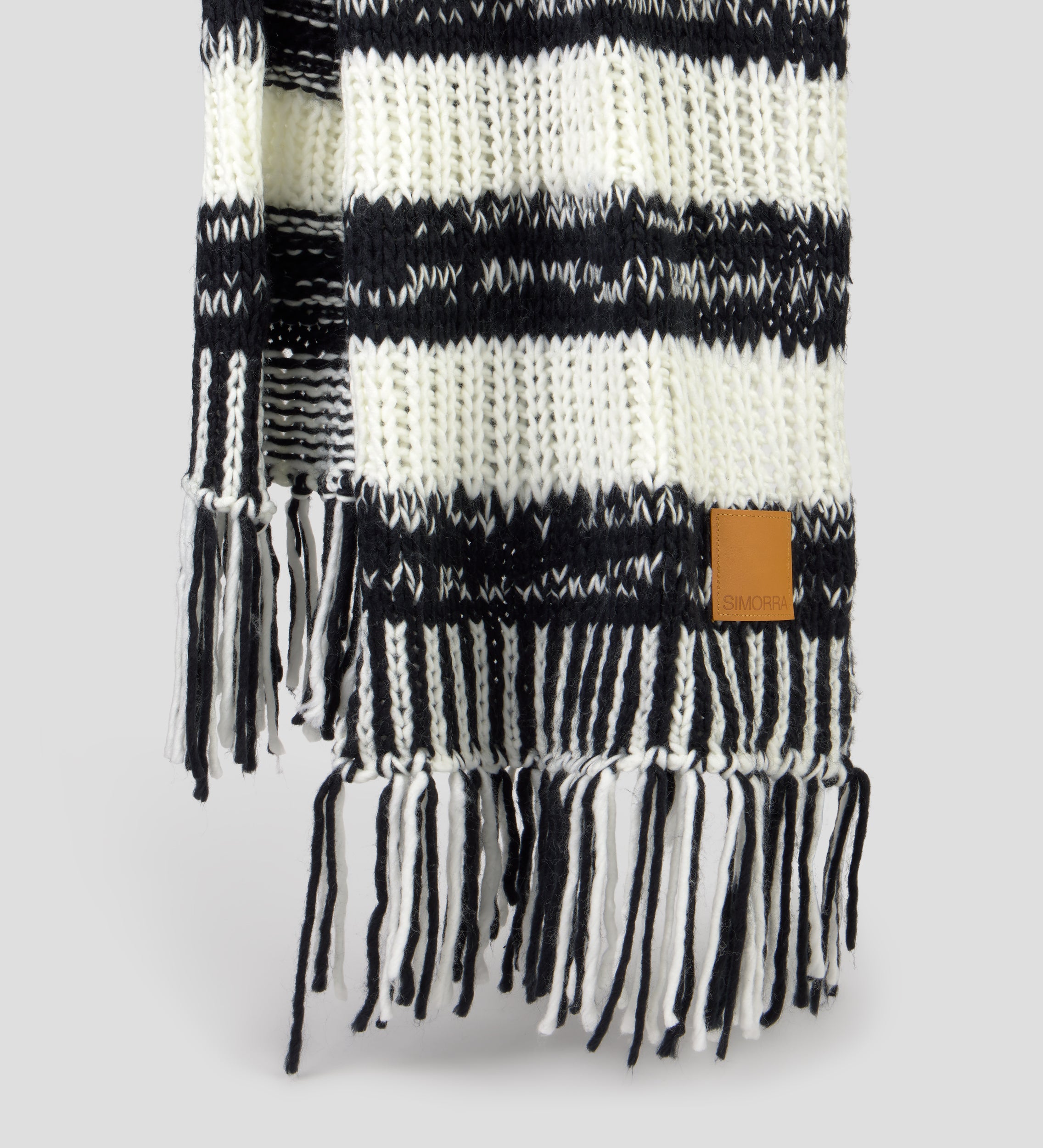 Two-tone fringed scarf