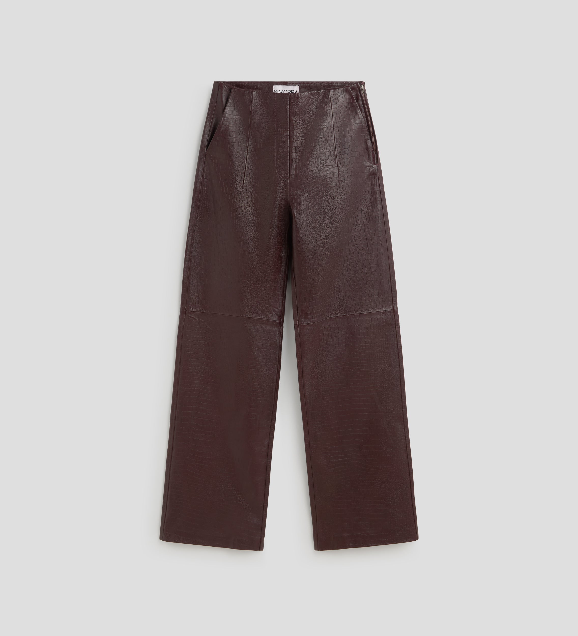 Pantalón de piel grabada