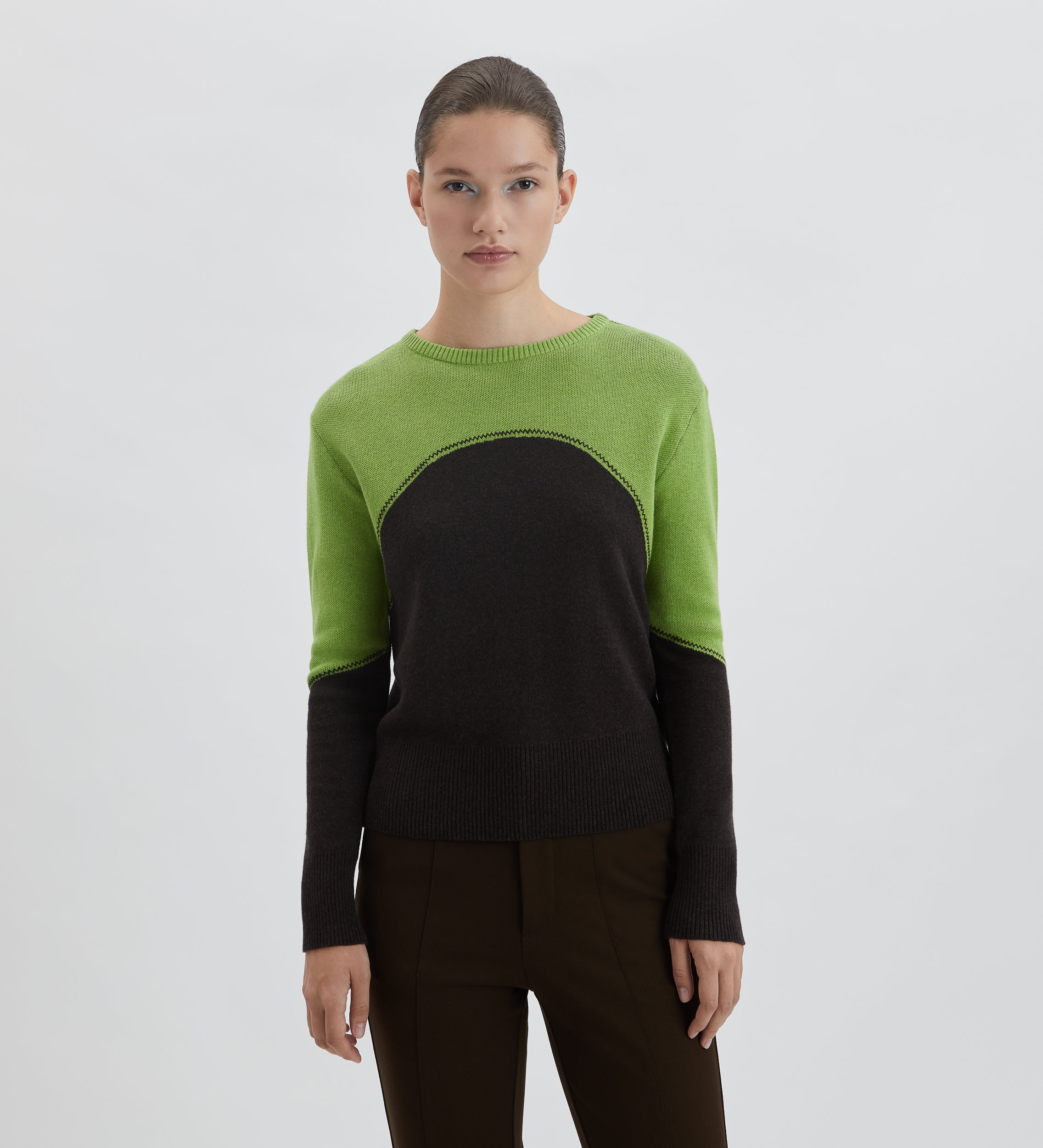 Two-tone round neck sweater