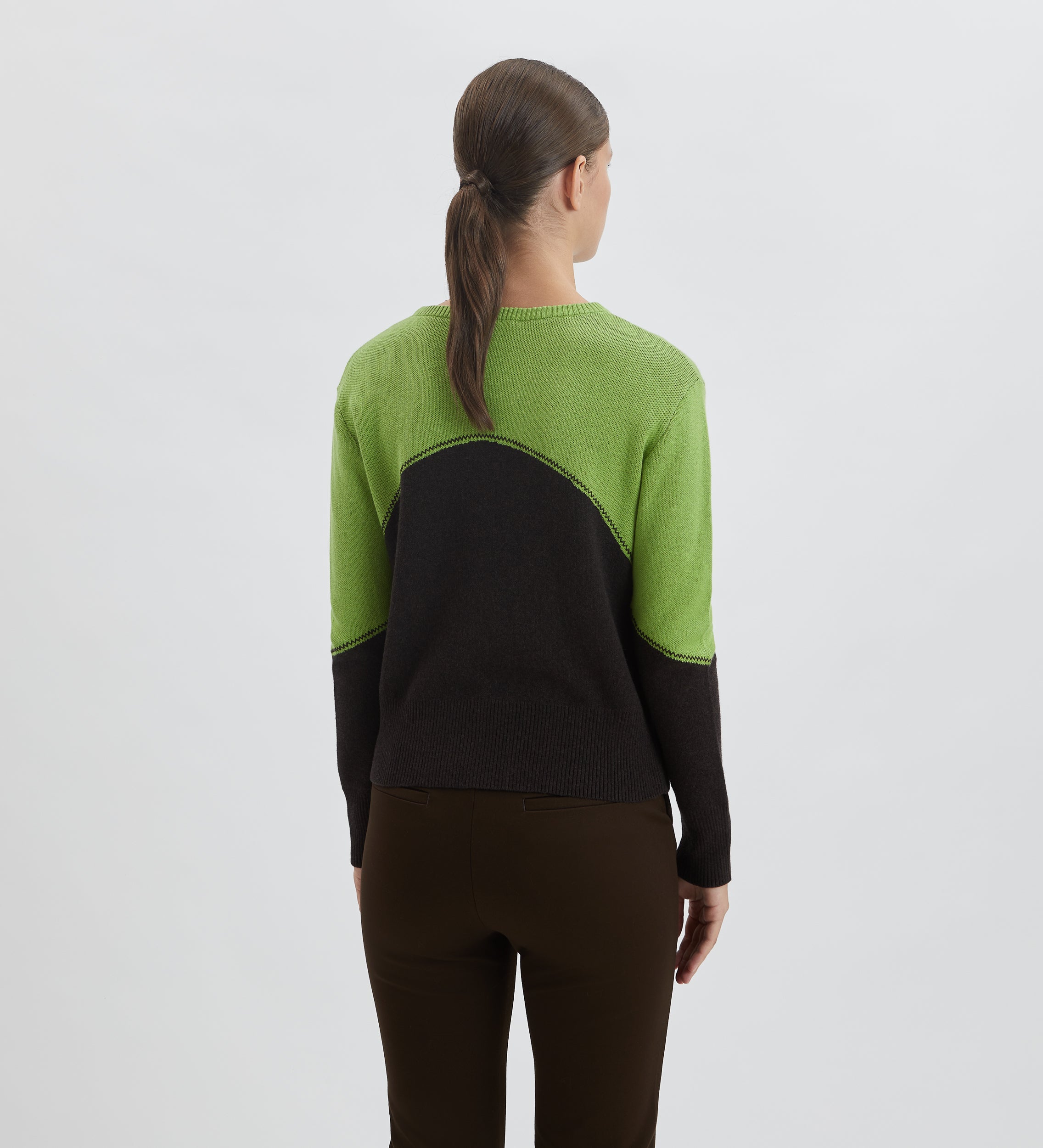 Two-tone round neck sweater