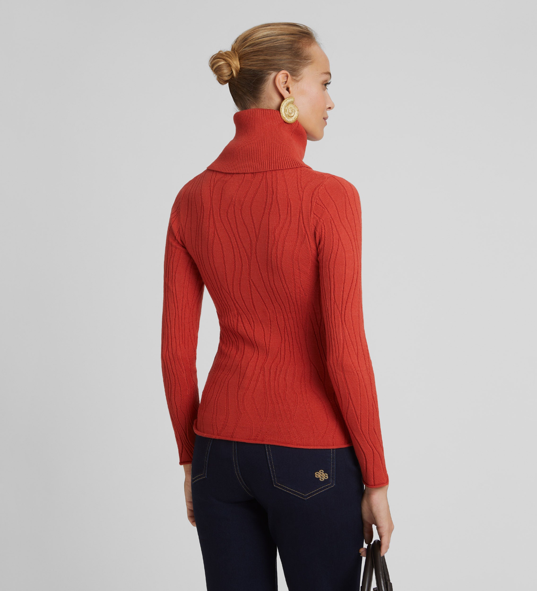 High neck sweater