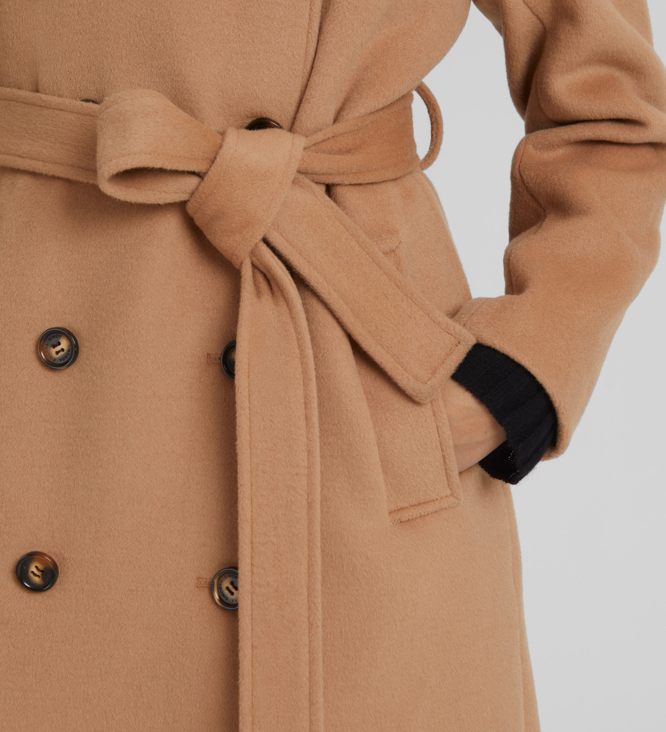 Manteau à double boutonnage