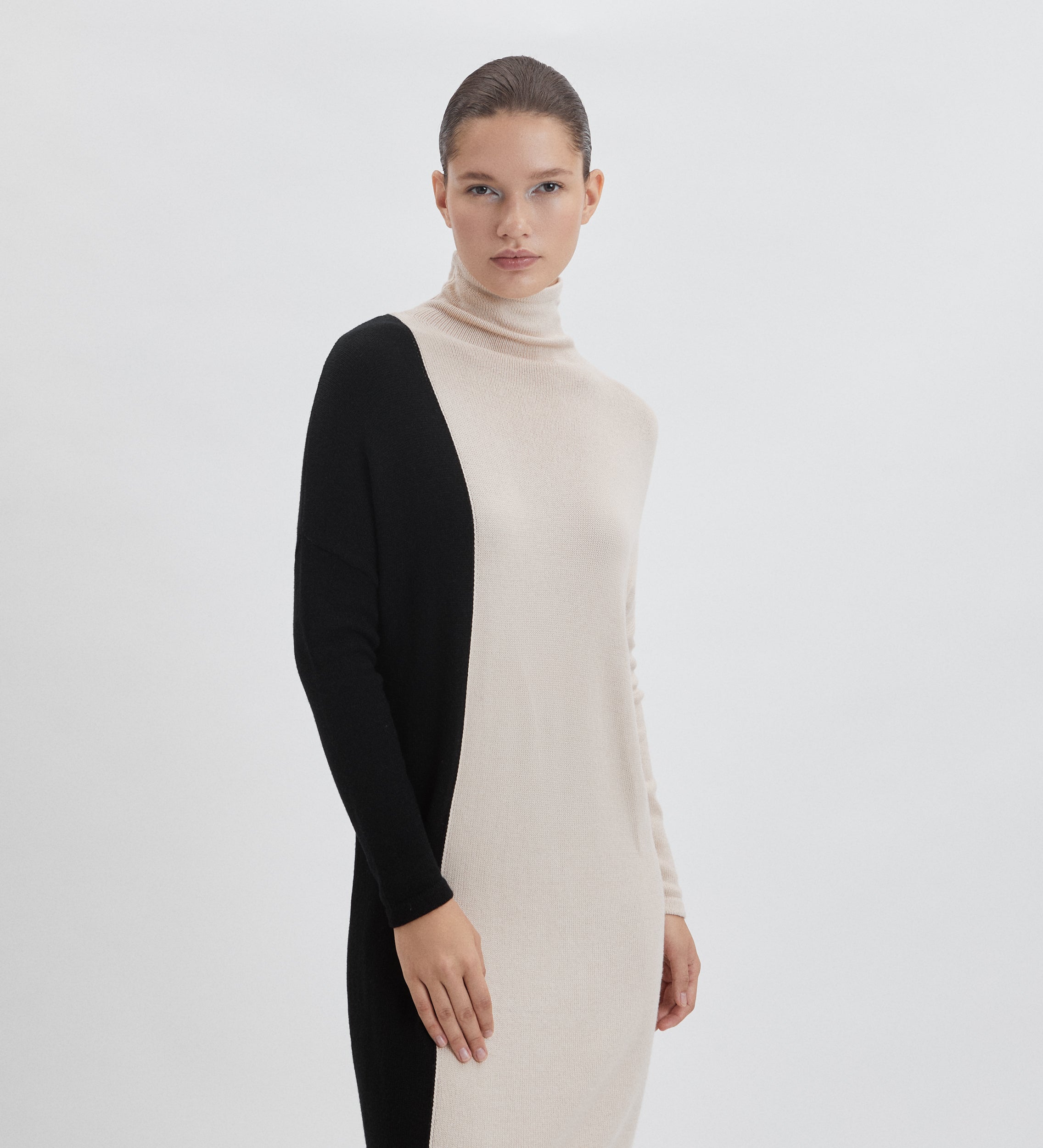 Two-tone knit dress