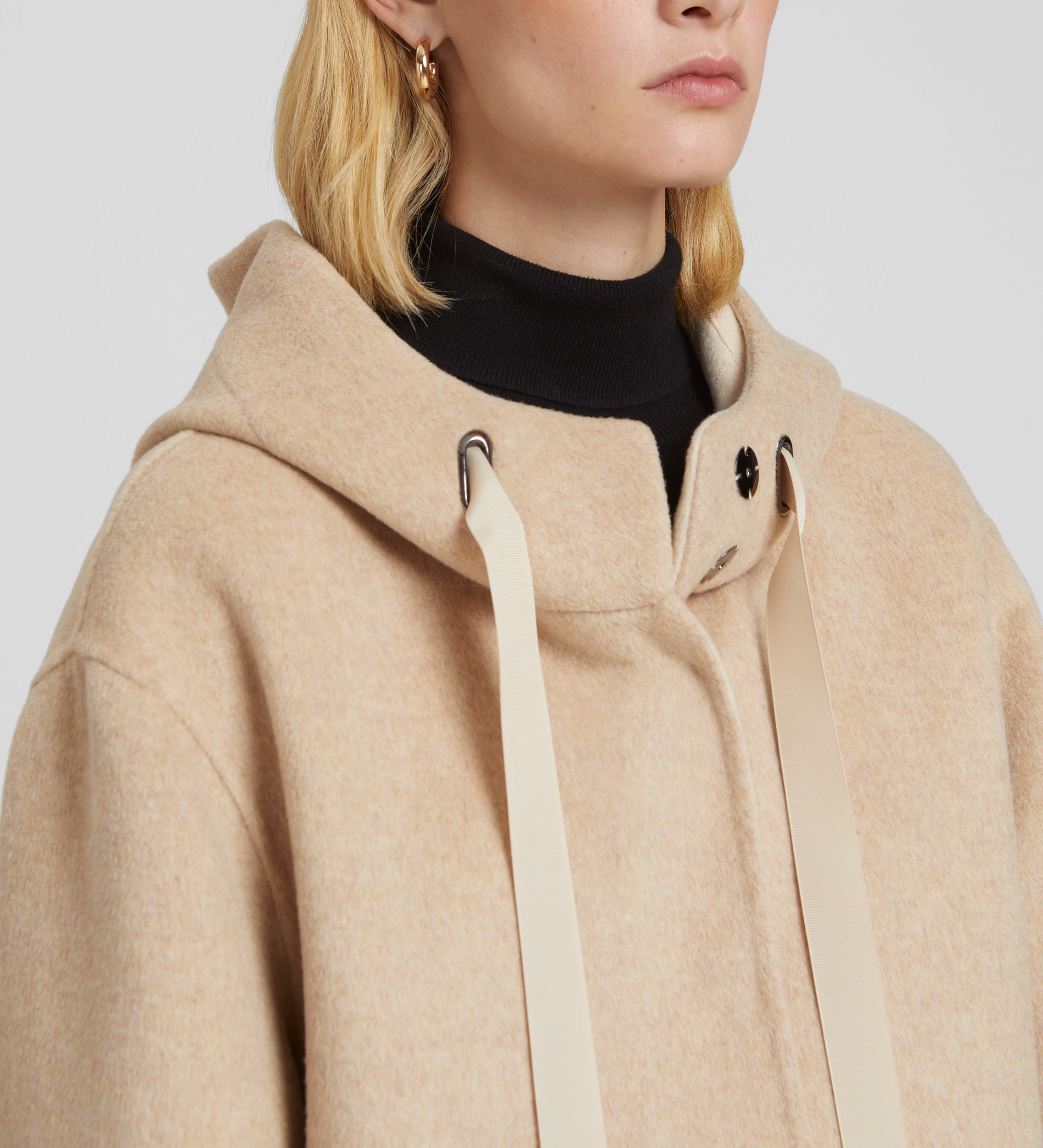 Manteau à capuche en laine