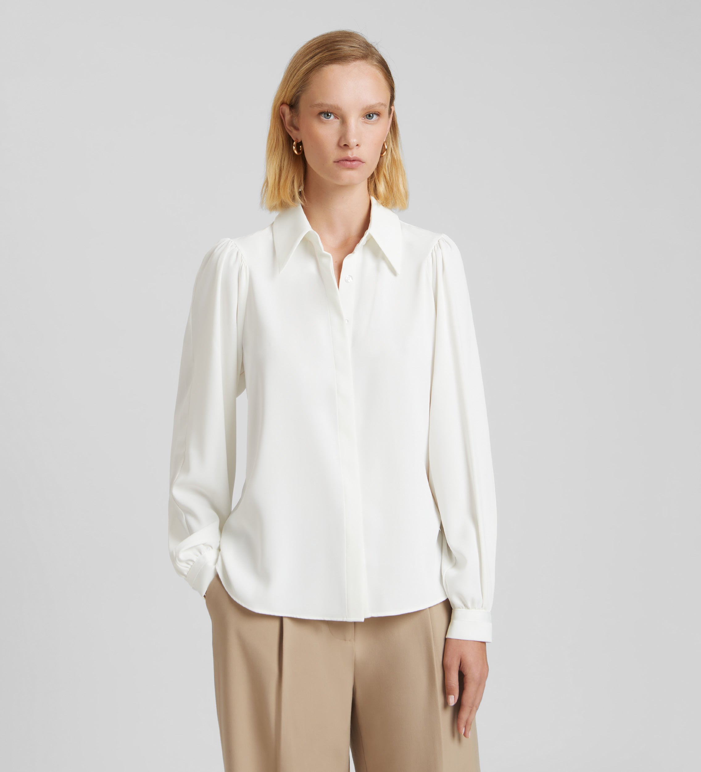 Puff sleeve shirt