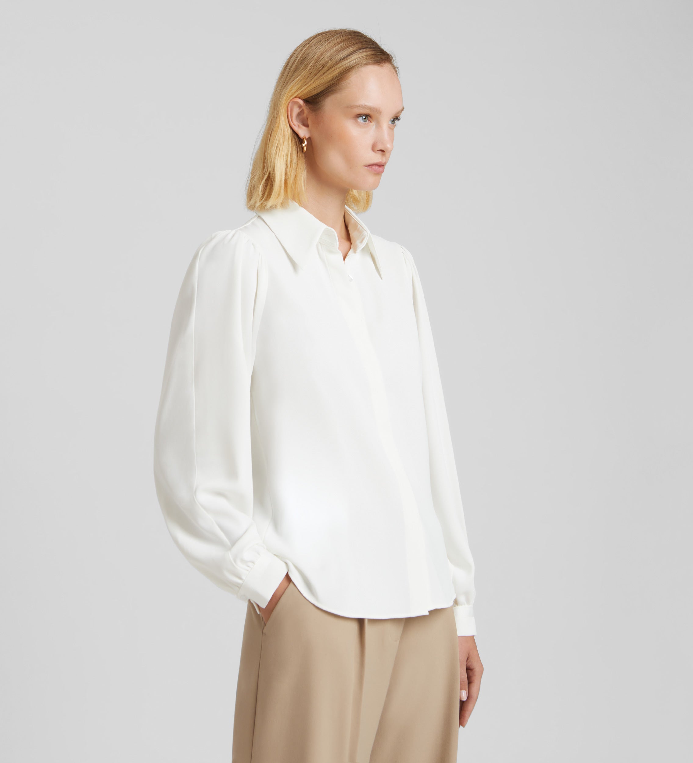 Puff sleeve shirt