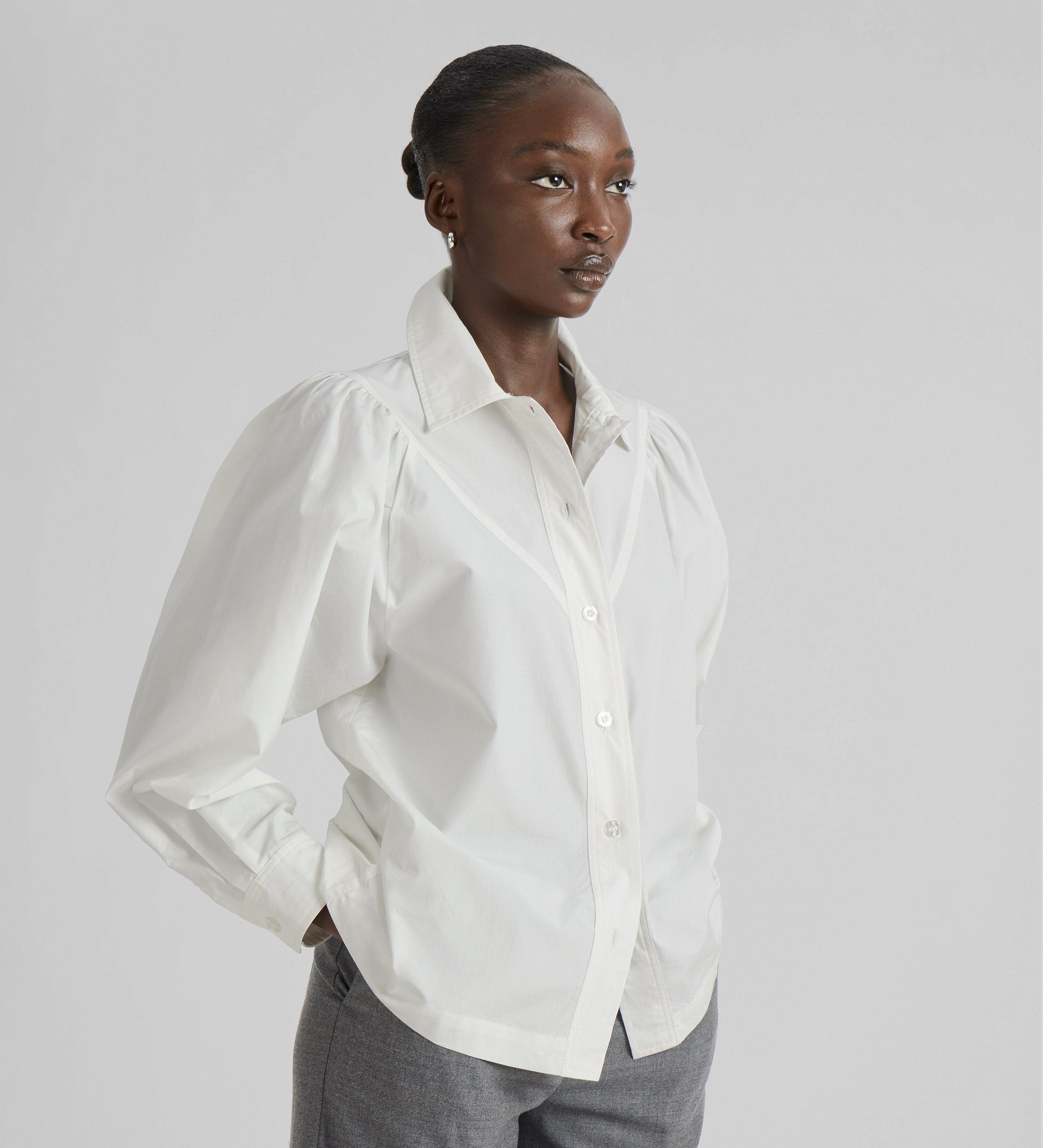 Shirt with gathered sleeves