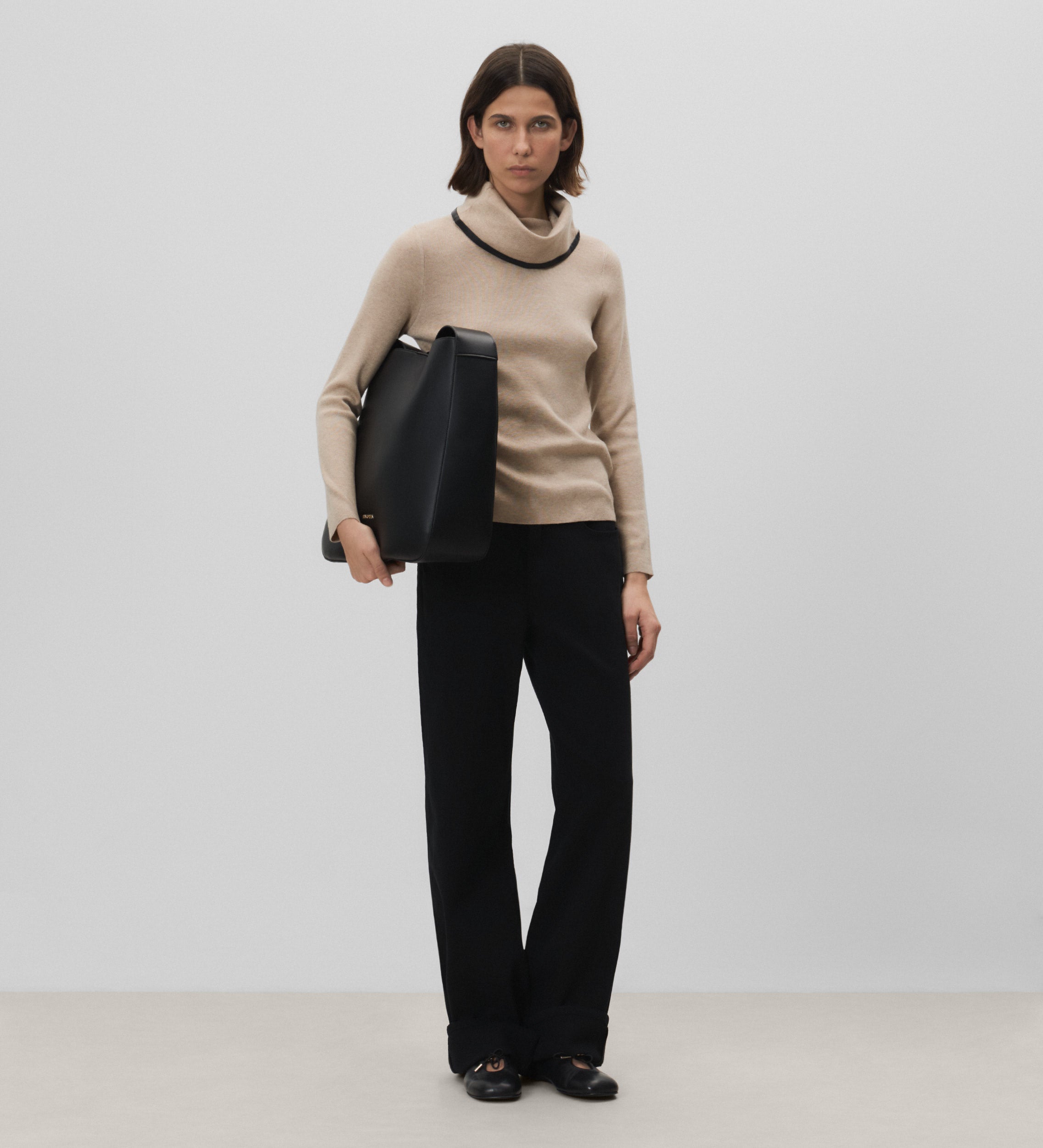 Contrast turtleneck sweater