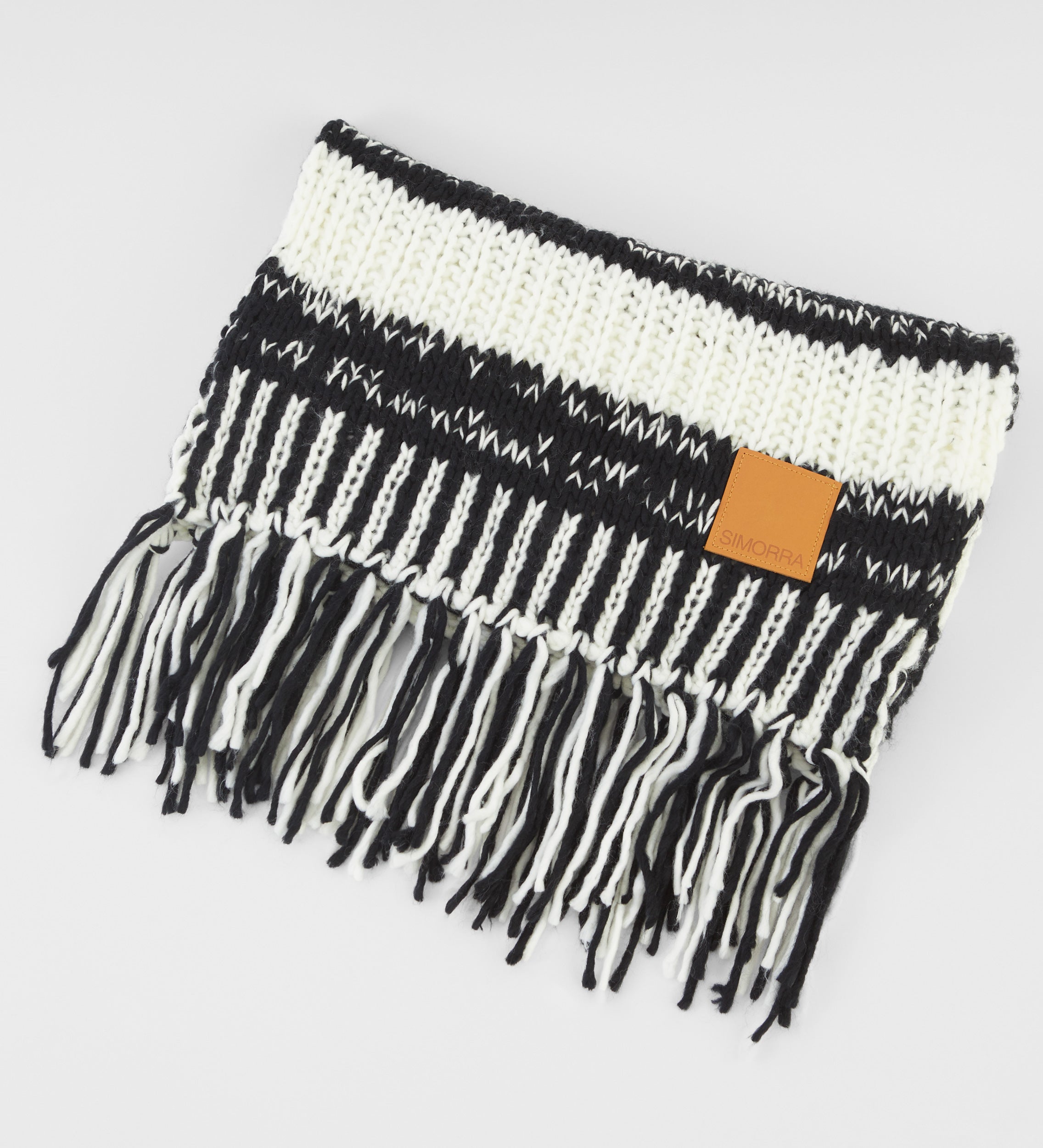 Two-tone fringed scarf