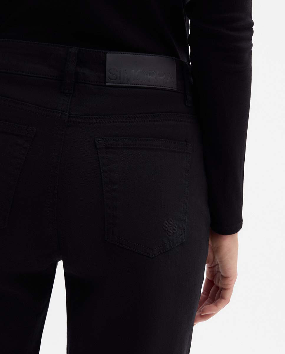 Pantalón vaquero acampanado