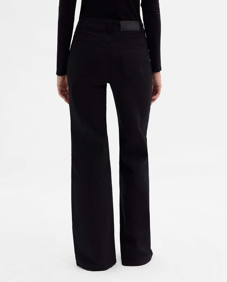 Pantalón vaquero acampanado