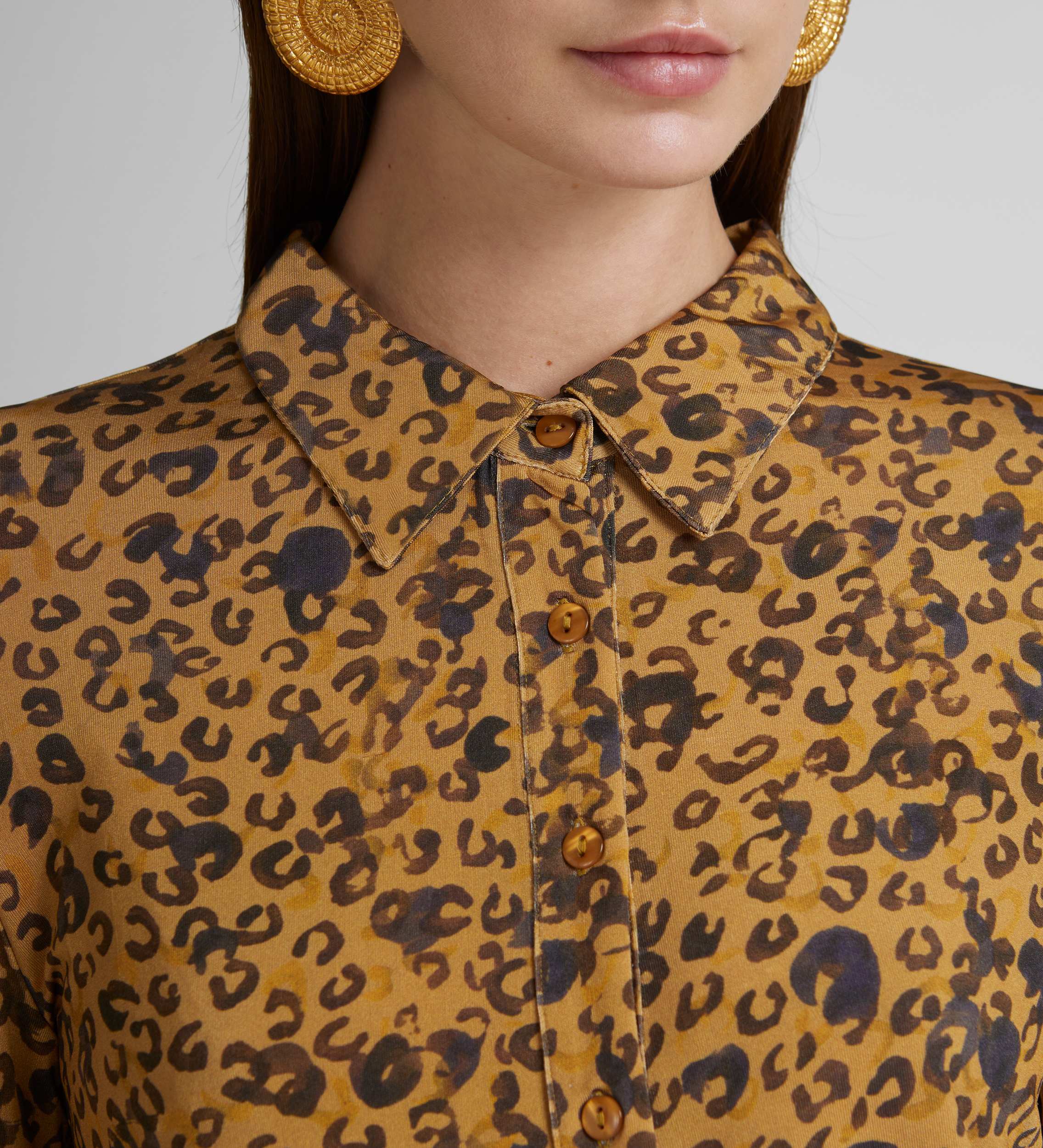 Animal print stretch shirt