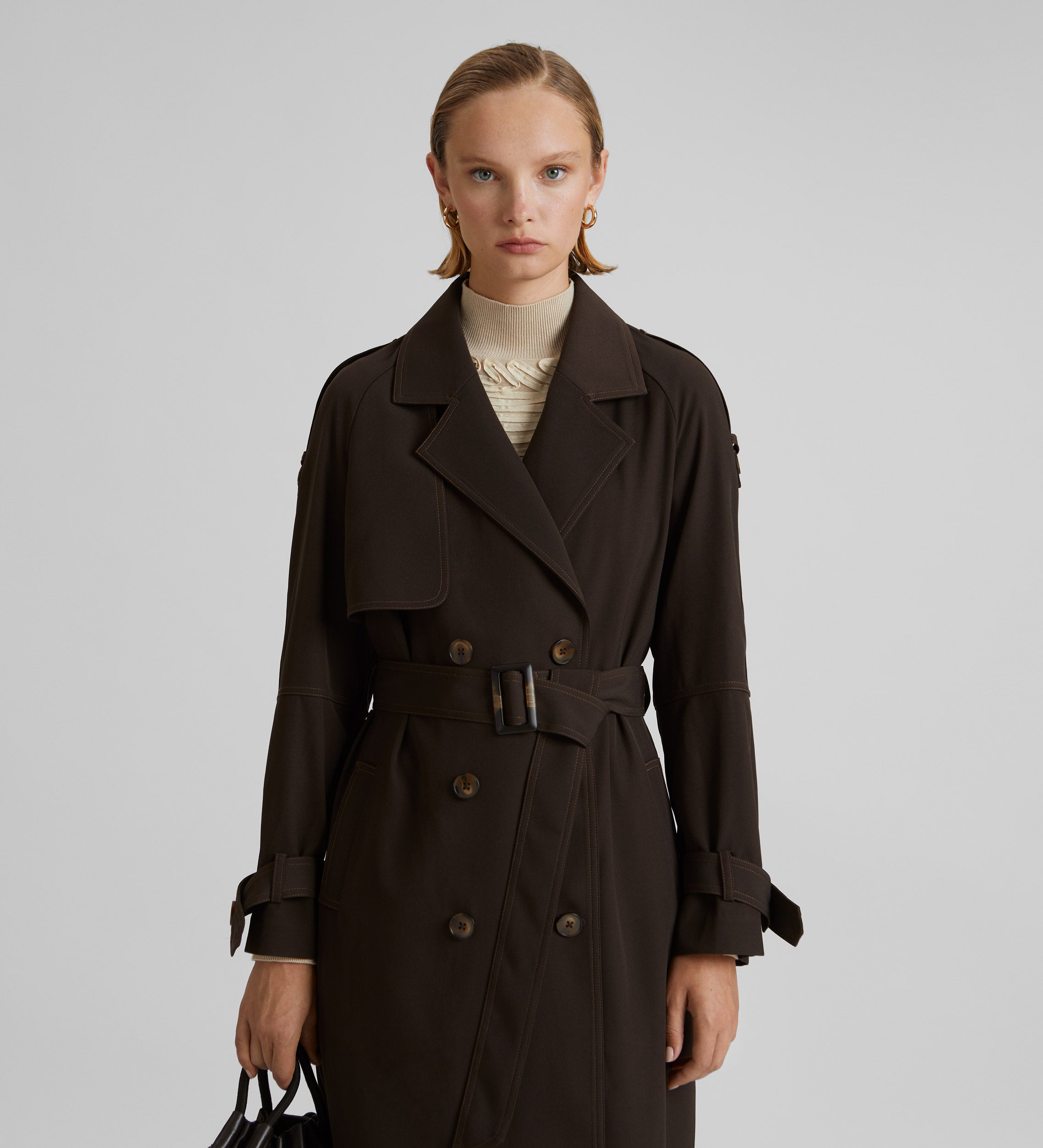 Flowing trench coat