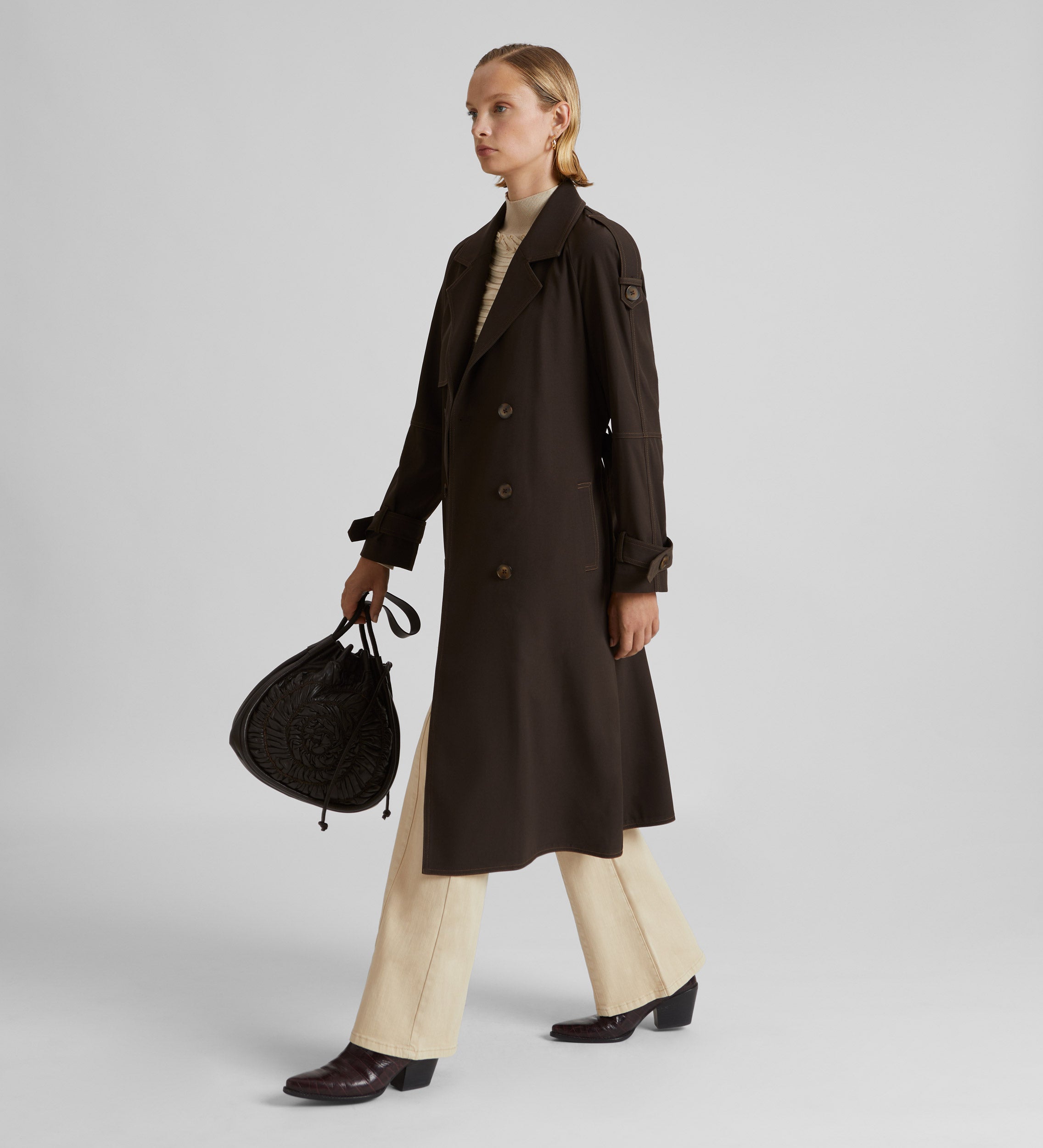 Flowing trench coat