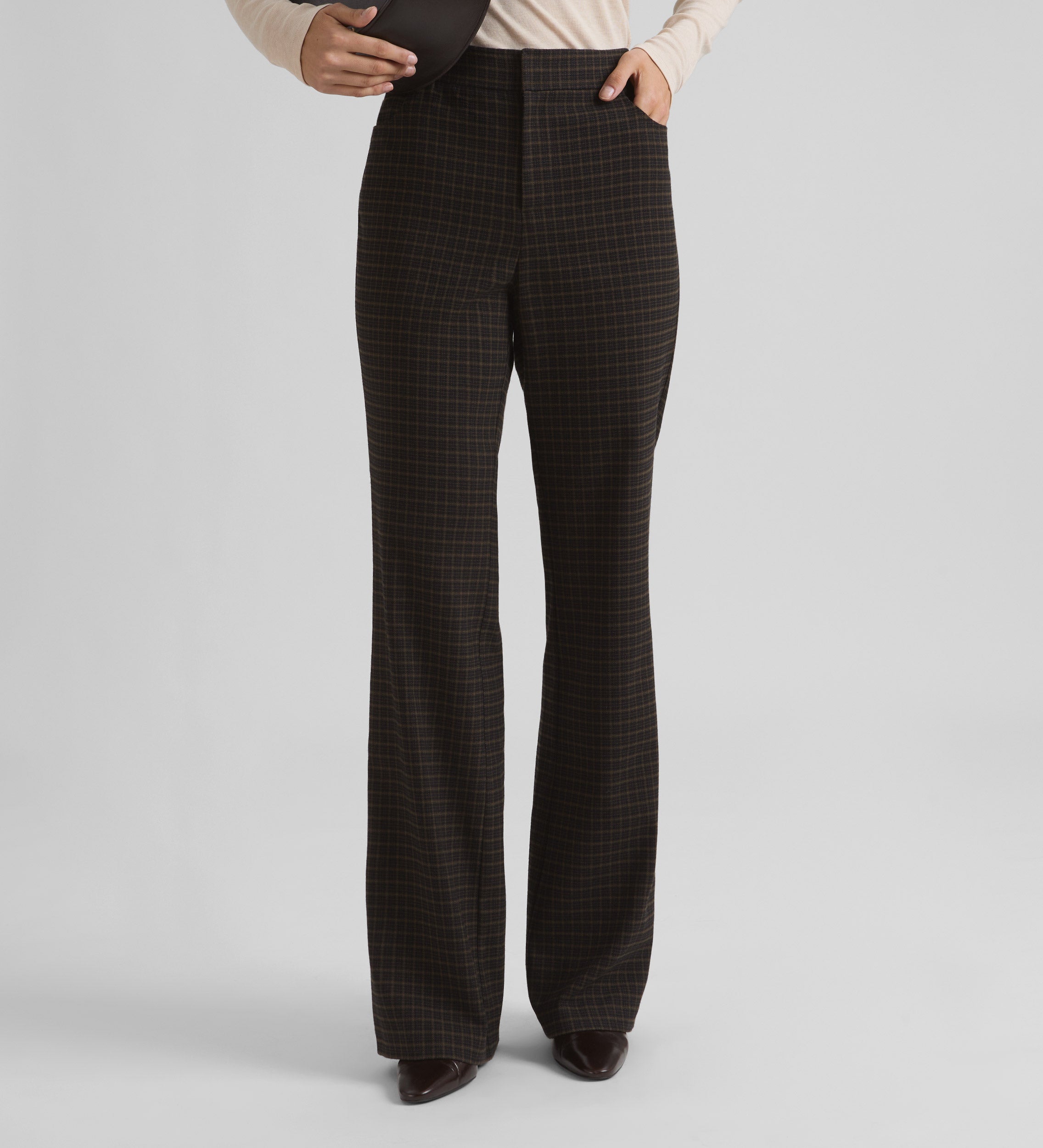 Flared elastic plaid trousers