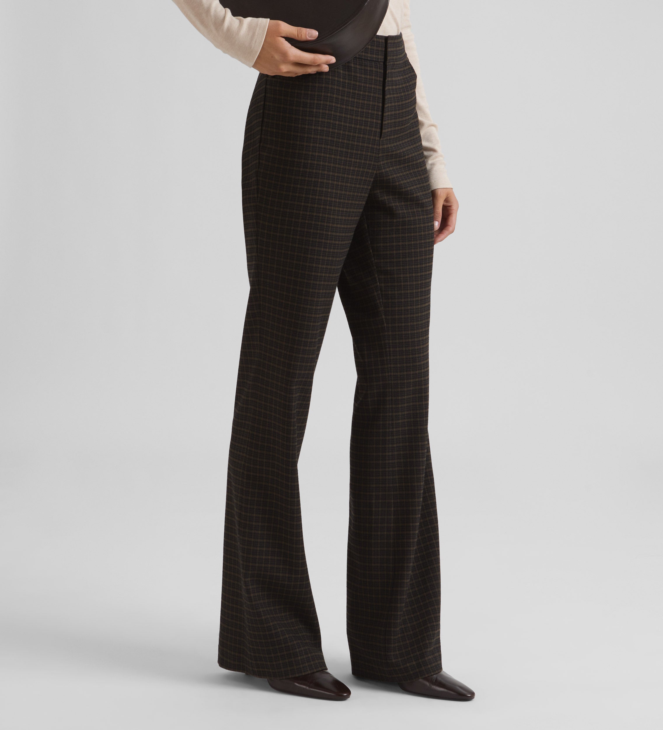 Flared elastic plaid trousers