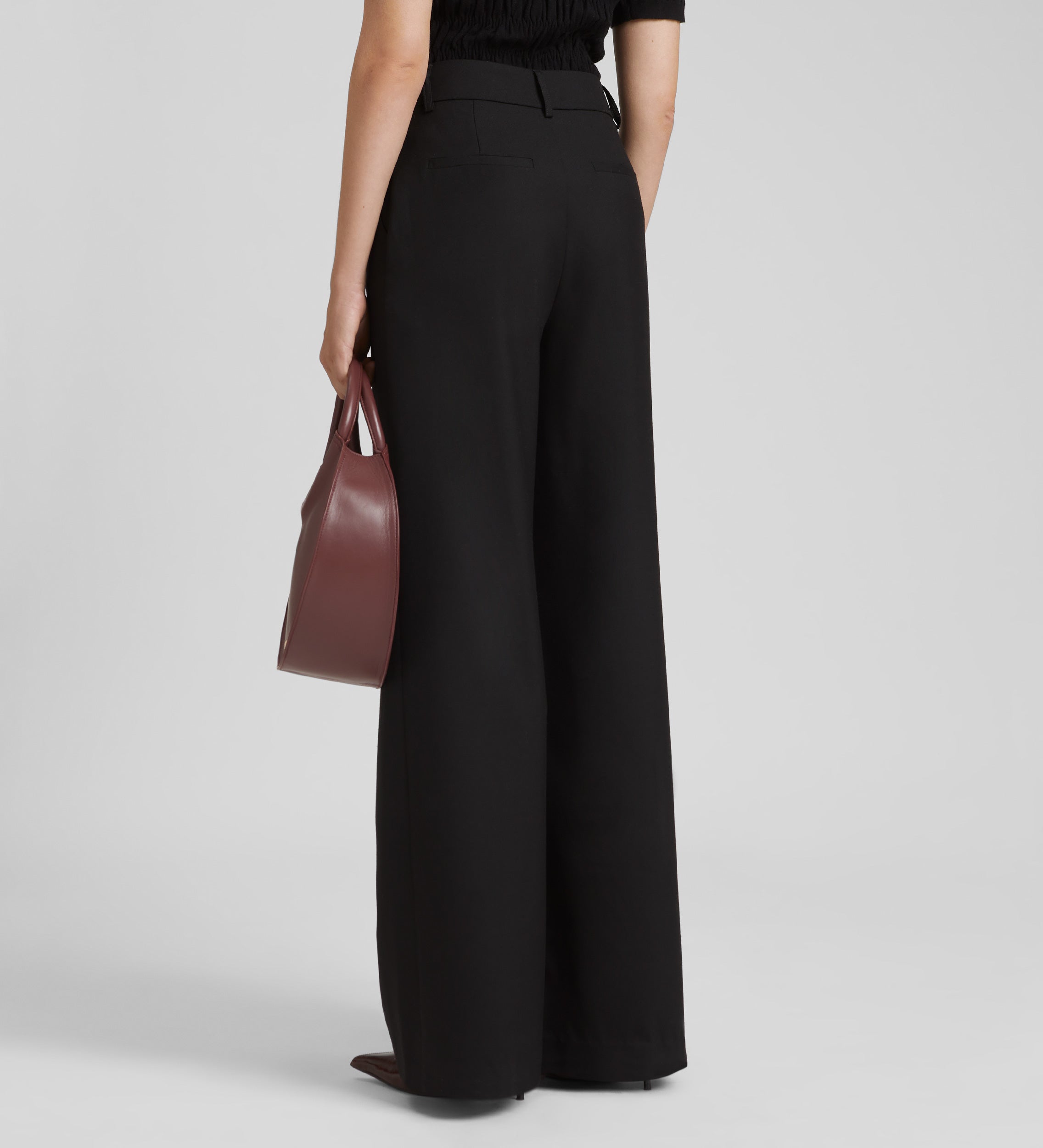 Wide pleated trousers