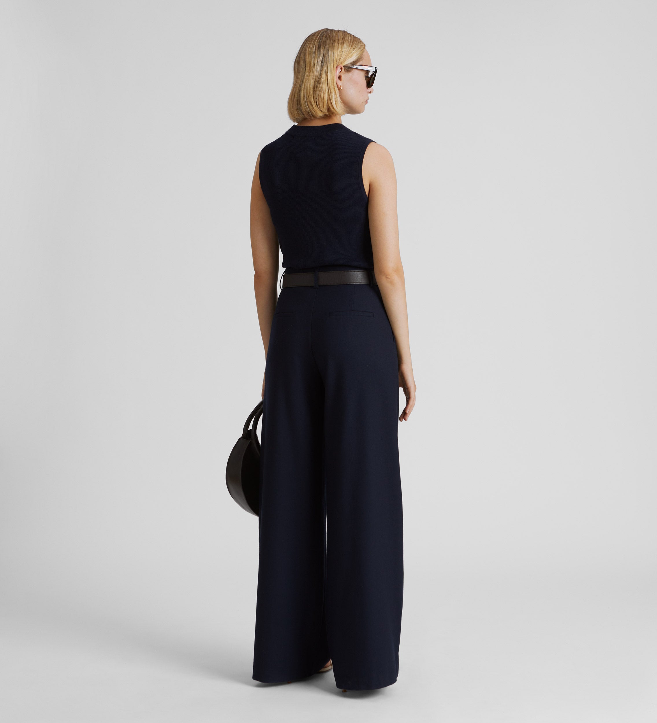 Wide pleated trousers