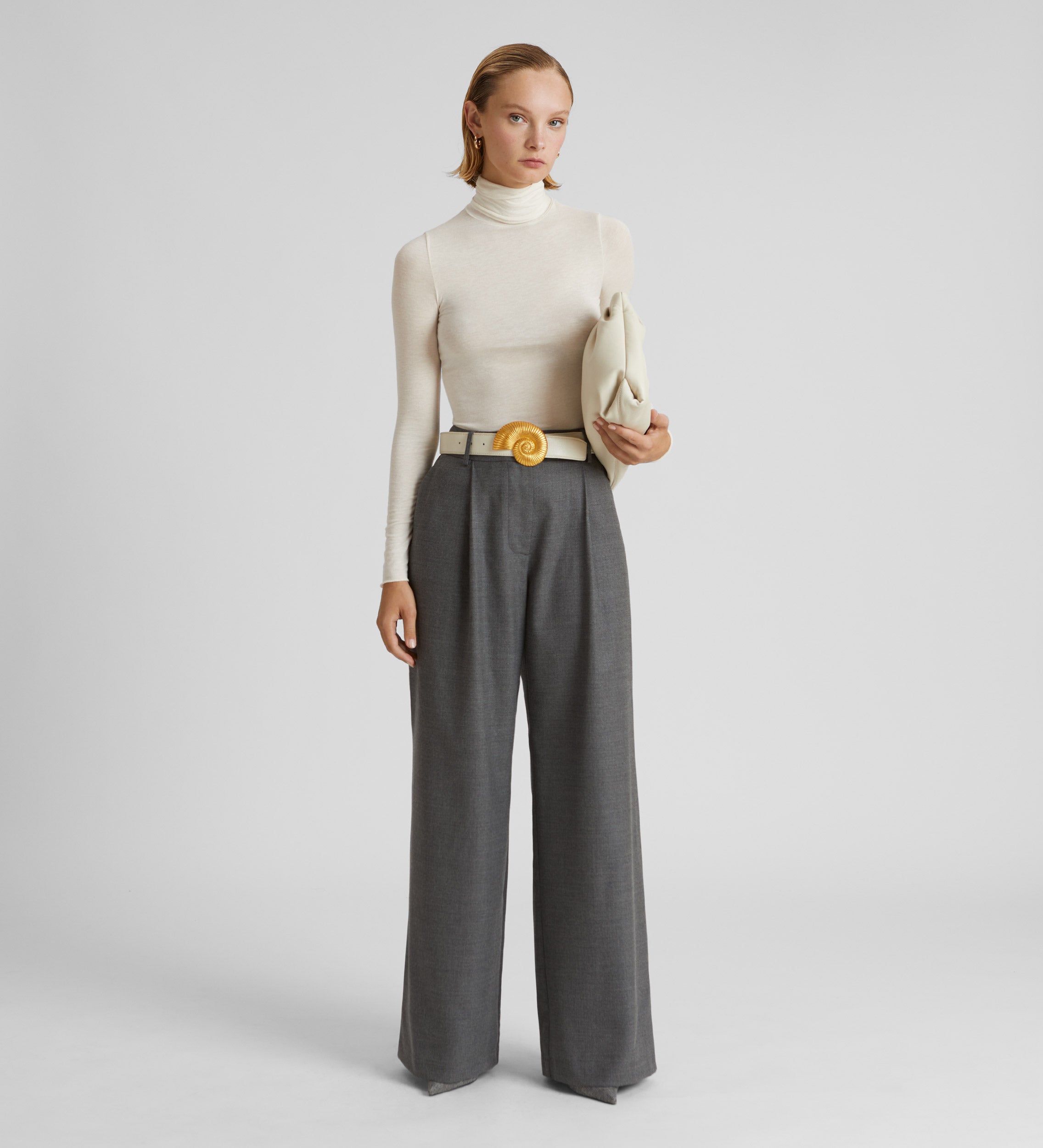 Wide pleated trousers