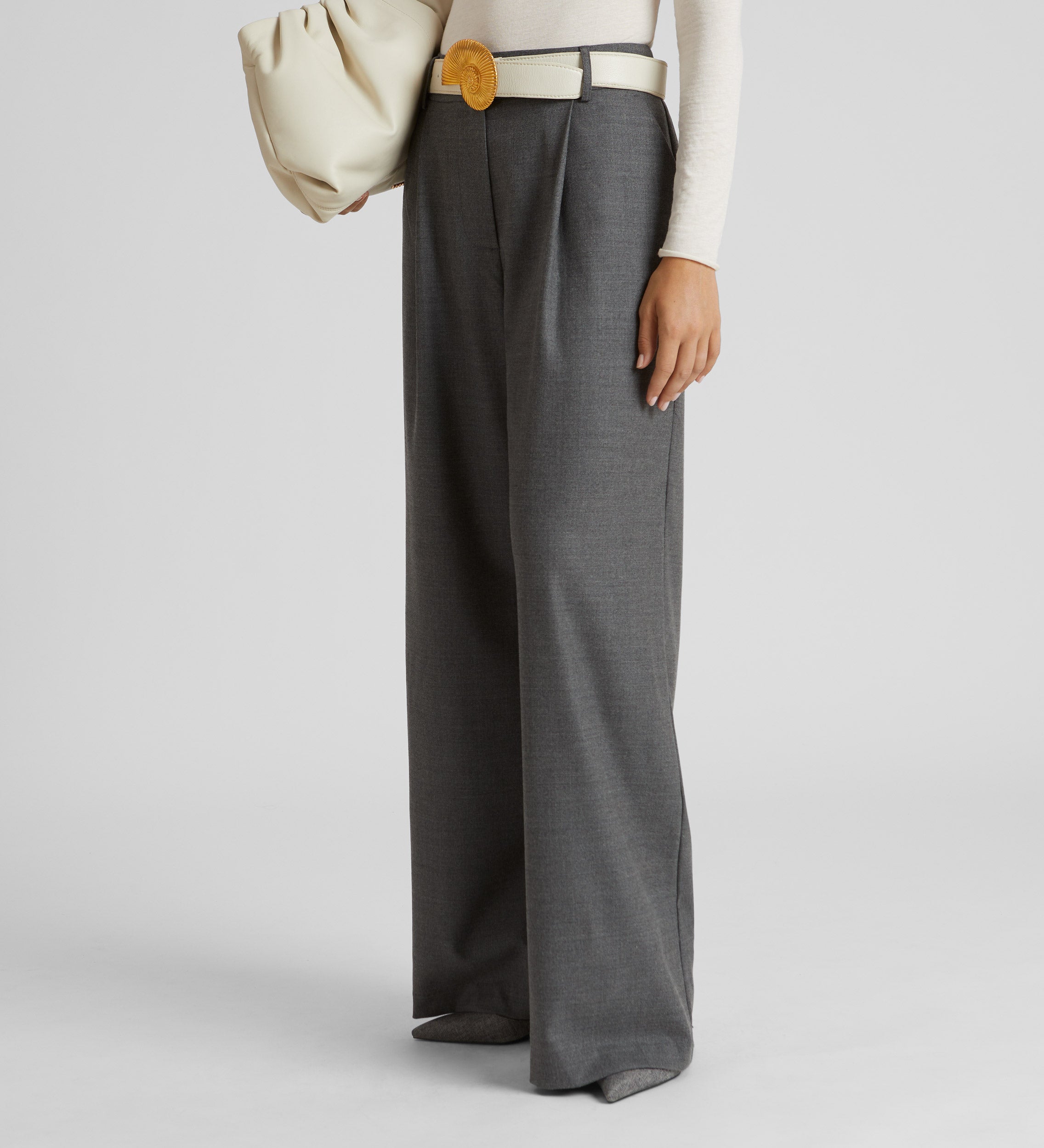 Wide pleated trousers