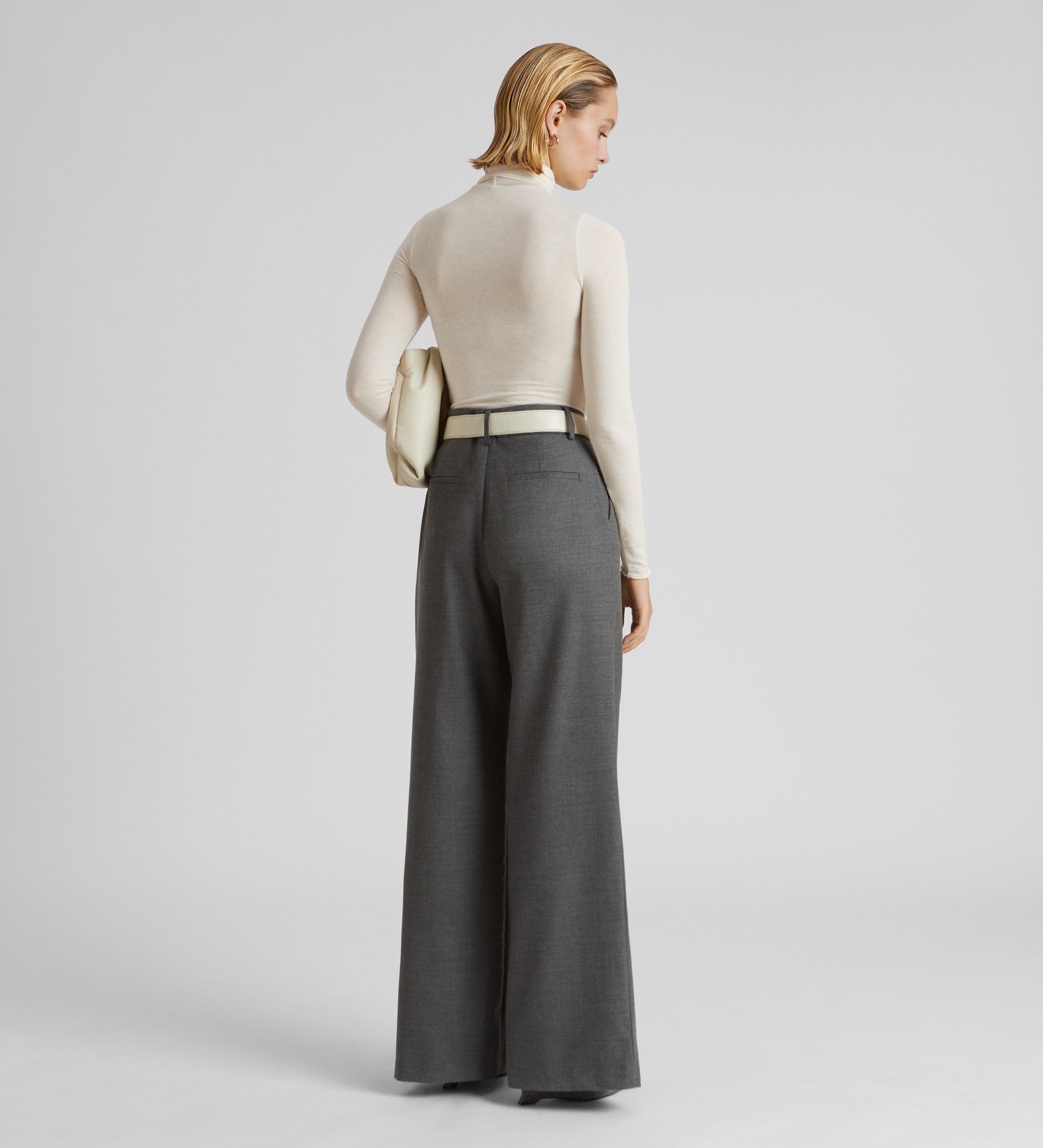 Wide pleated trousers