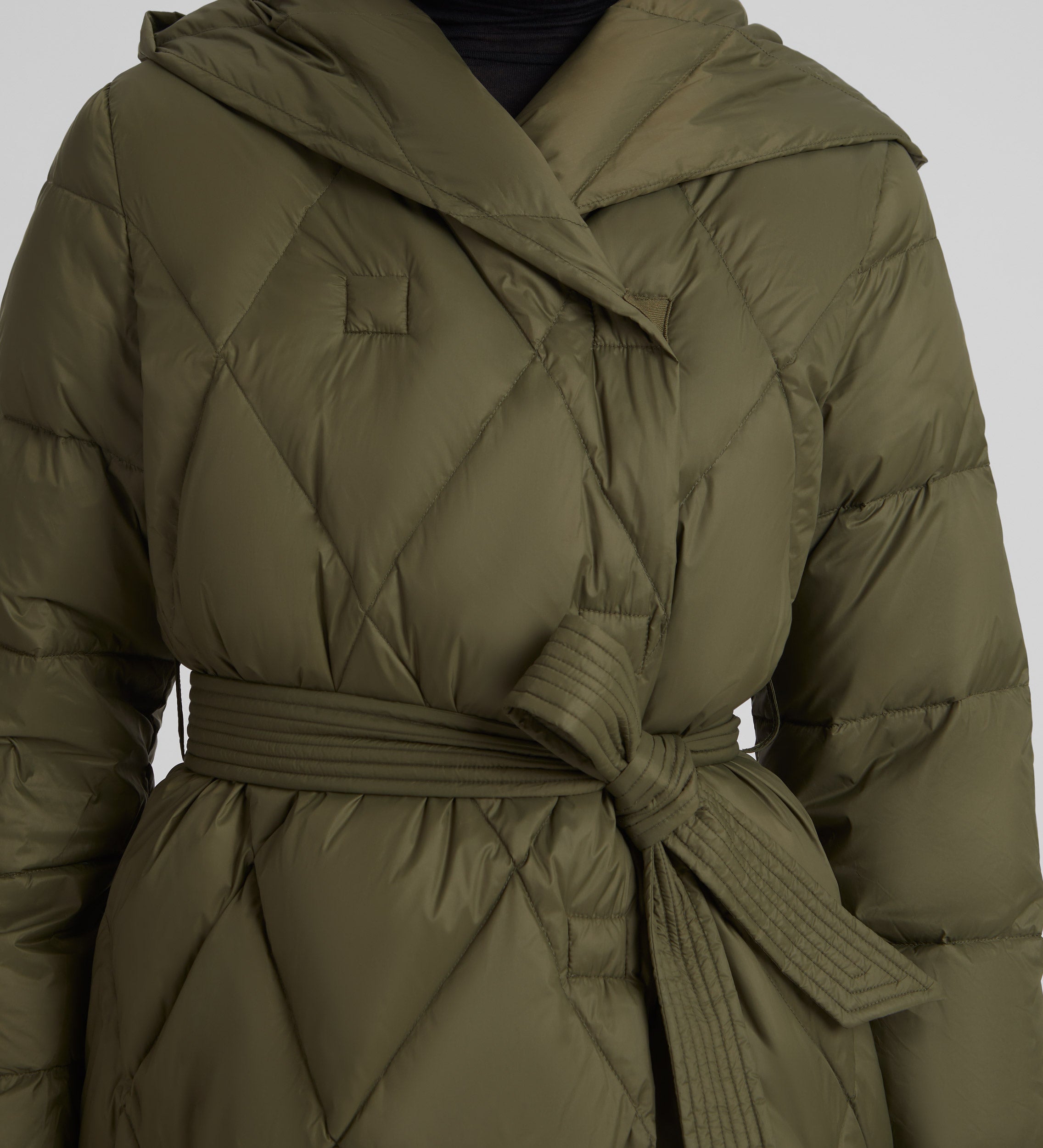 Short parka with hood