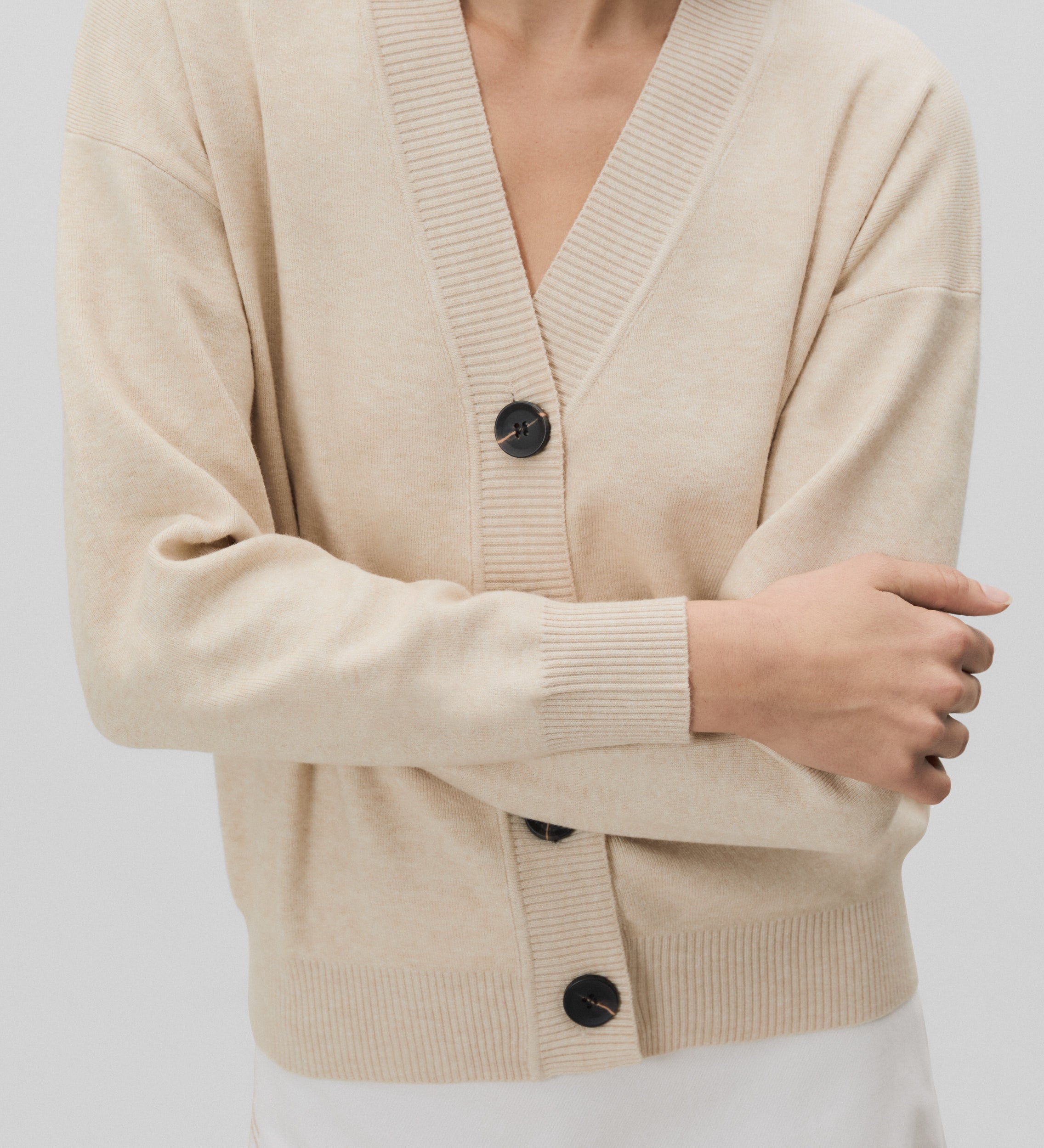 Short v-neck cardigan