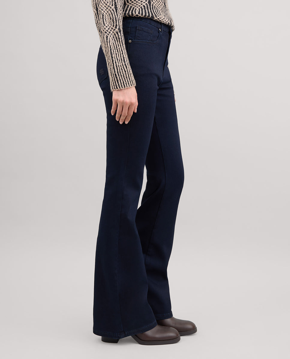Pantalón vaquero acampanado