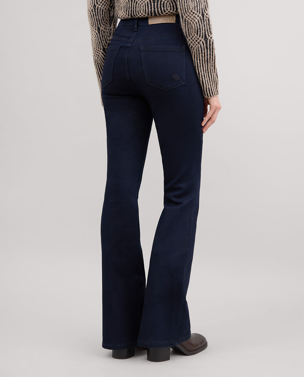 Pantalón vaquero acampanado